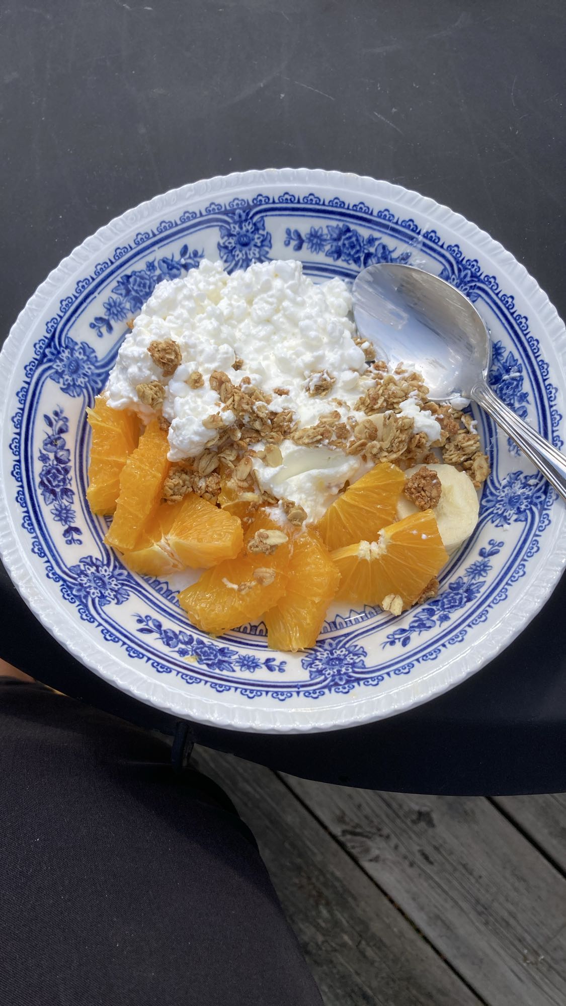 Keso med frukt och müsli