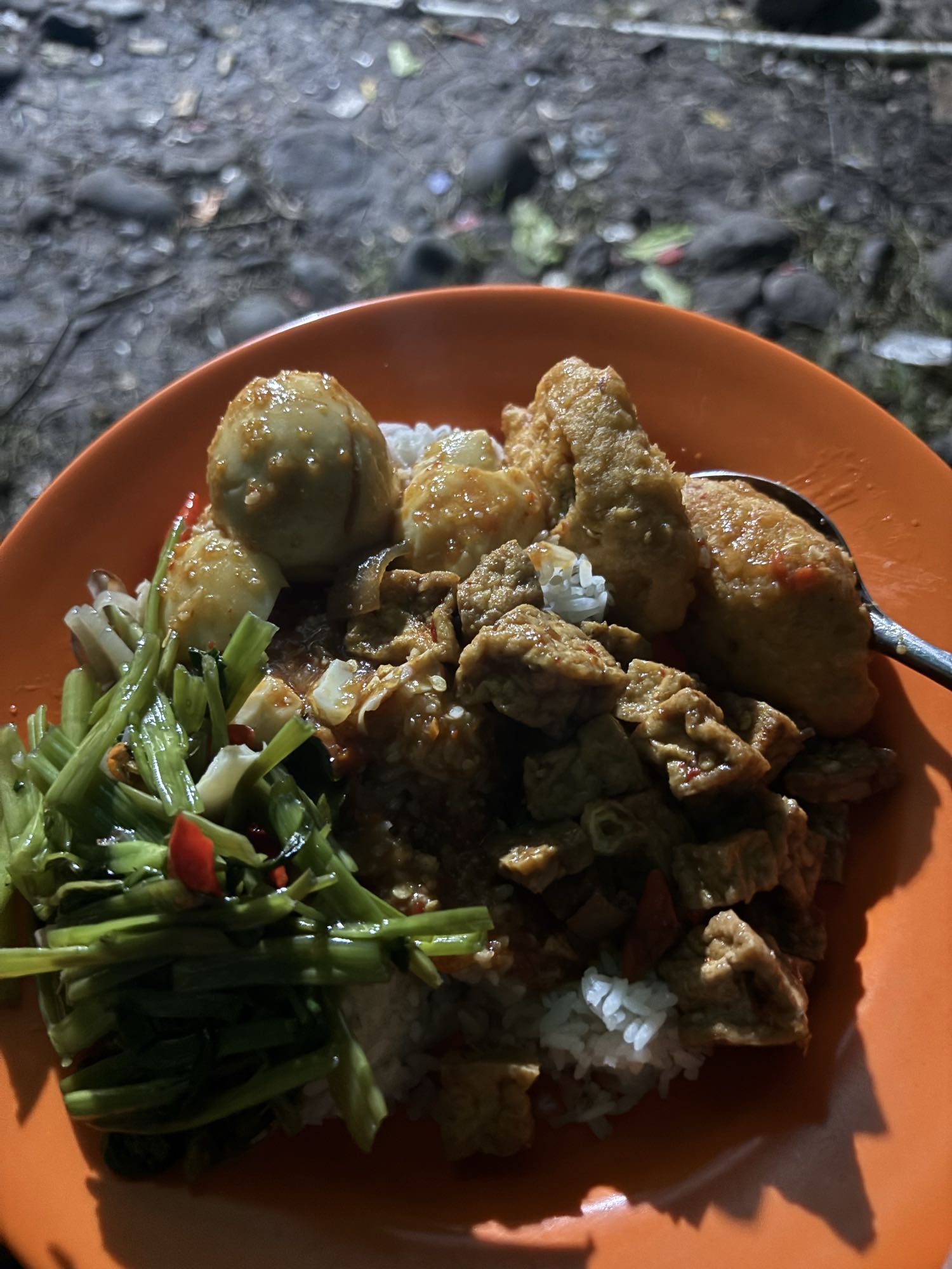 Nasi lauk telur dan tempe