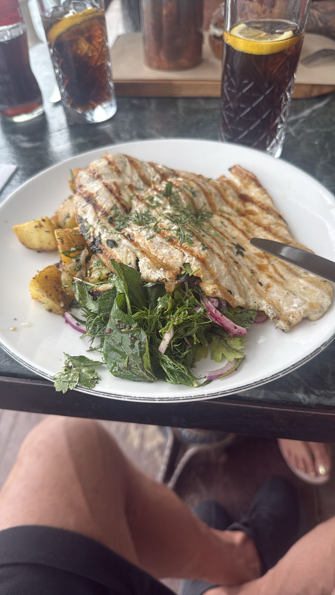 Grillowana ryba z ziemniakami