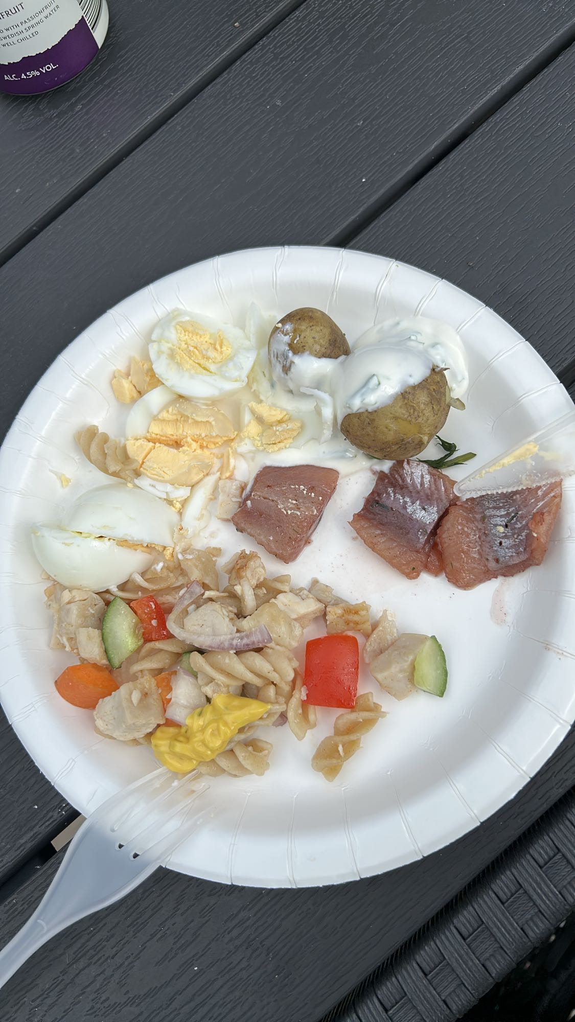 Sill, ägg & pastasallad