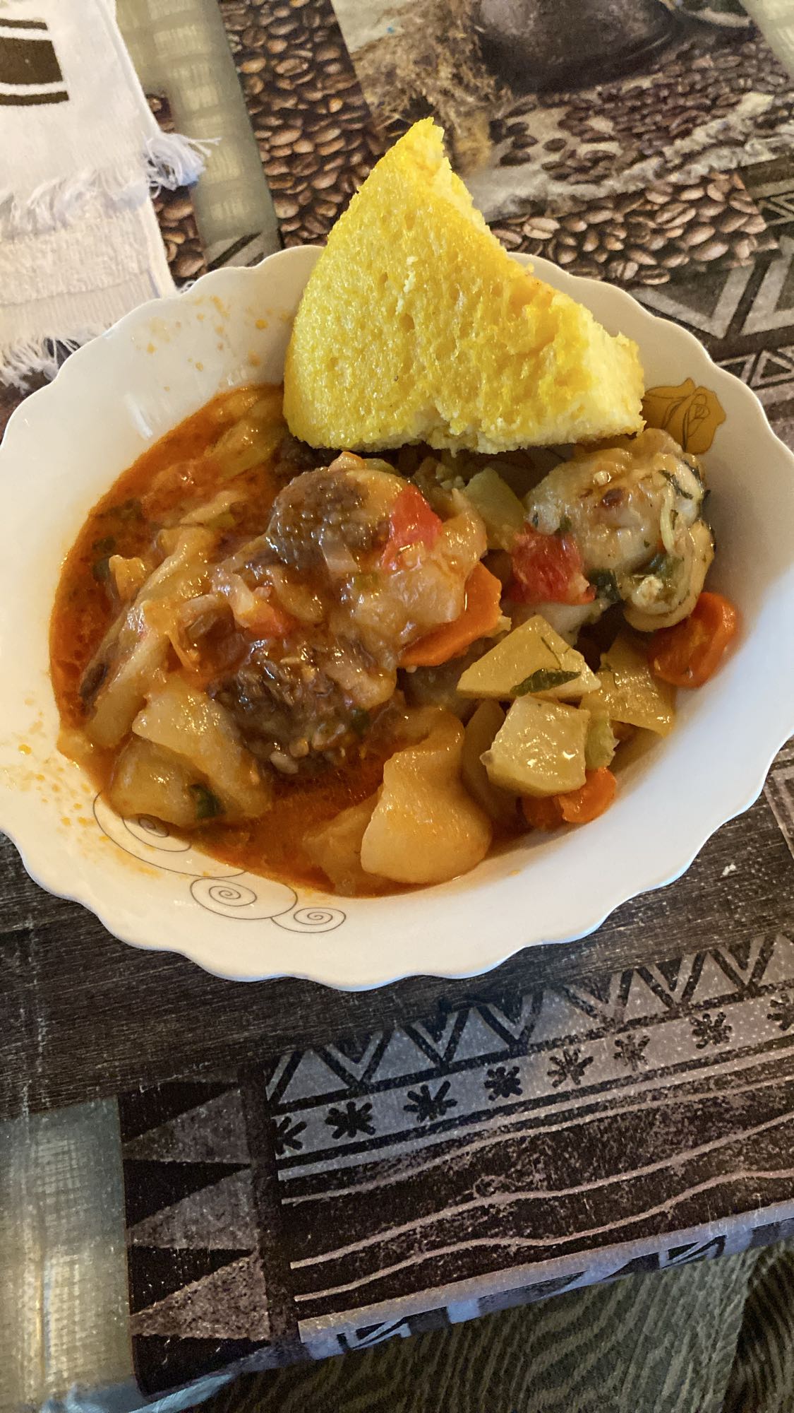 Tocană cu mămăligă