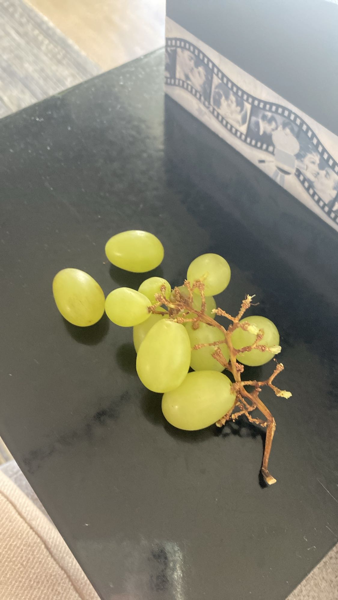 Uvas verdes frescas