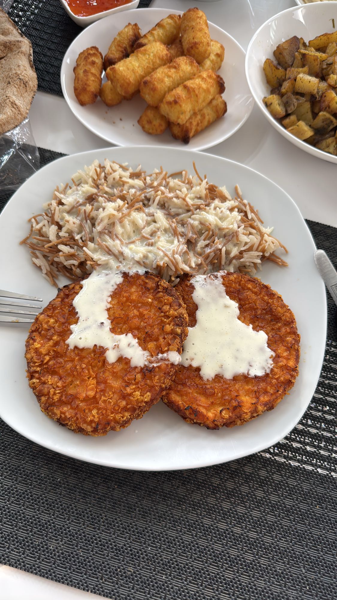 Linsenschnitzel mit Reisnudeln