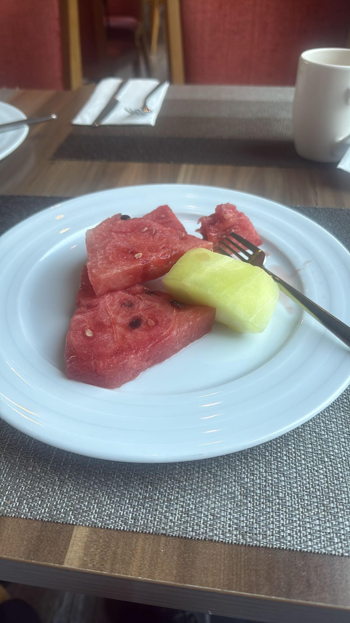 Arbuz i melon na talerzu