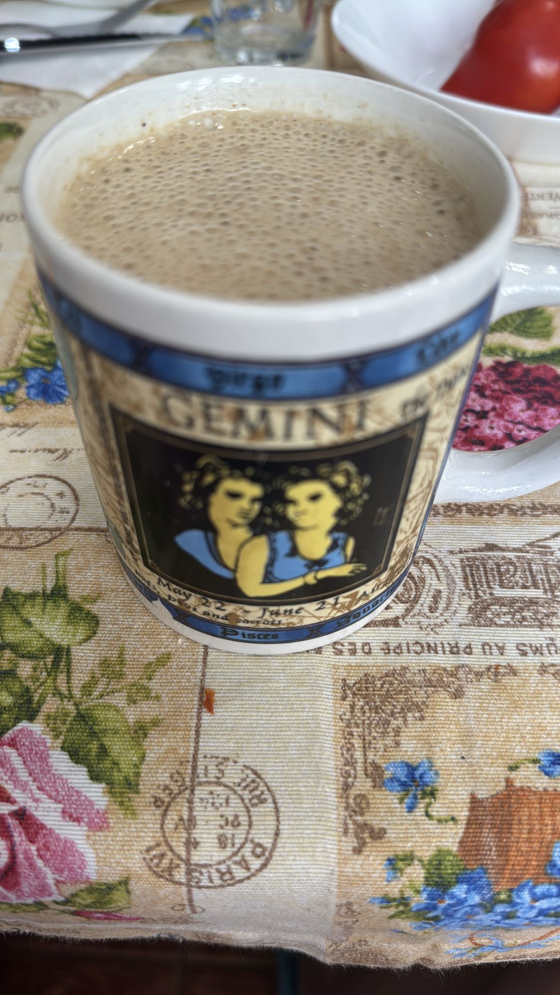 Smothie cu apă, banană și curmale