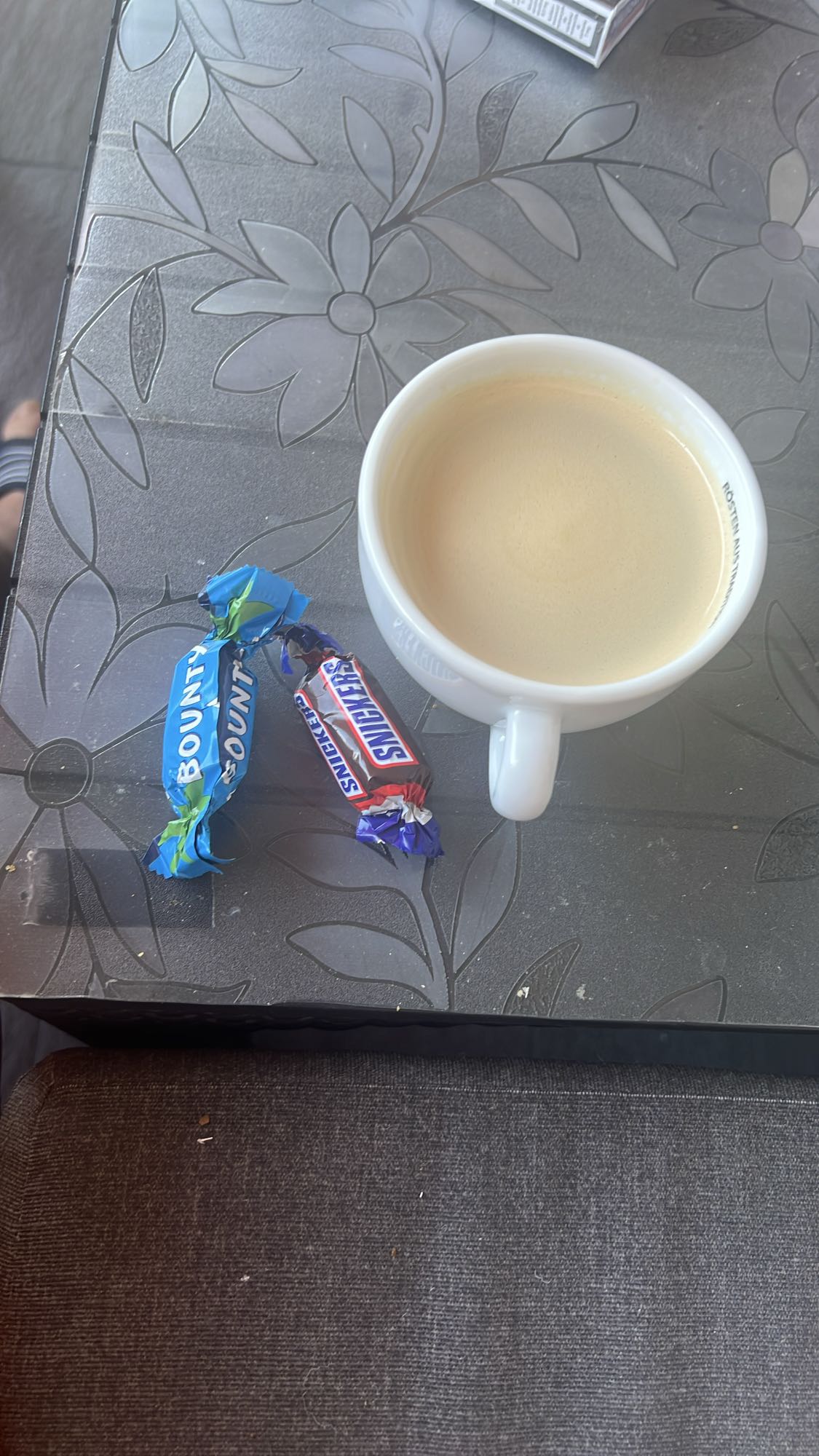 Kahve ve Mini Çikolatalar