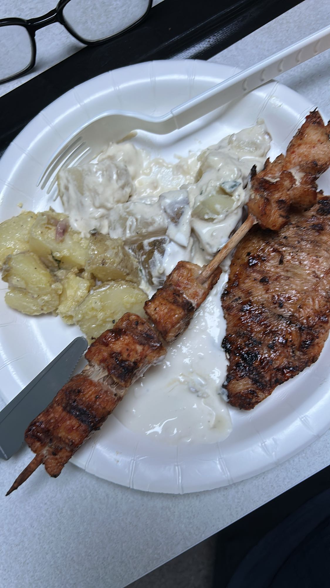 Grillspett med potatissallad