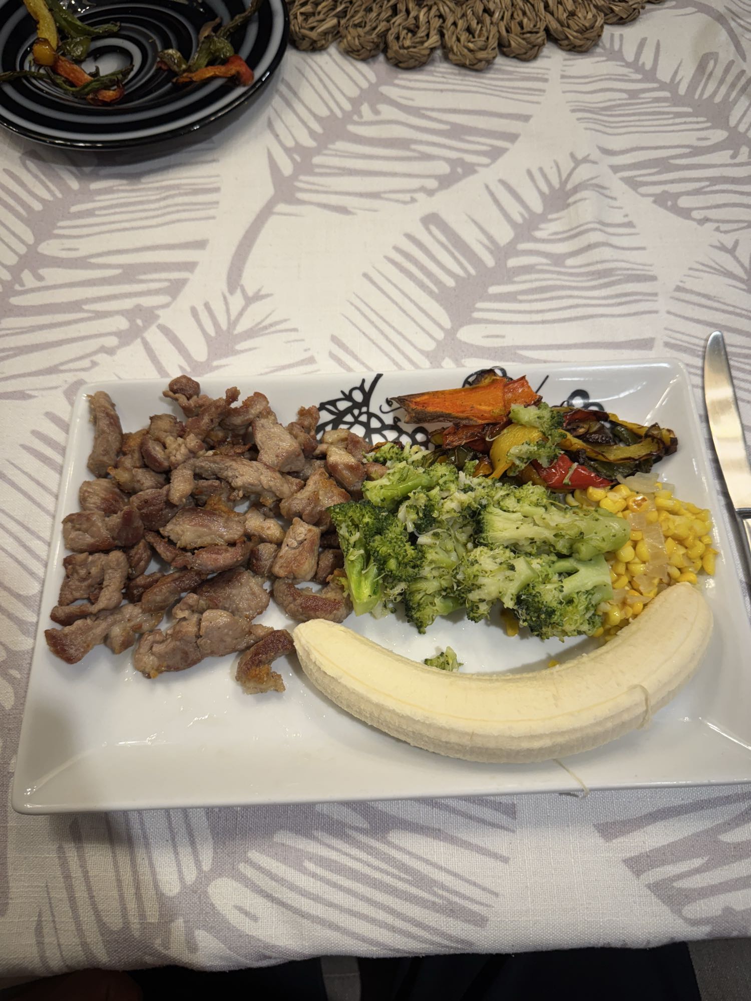 Plato mixto con plátano