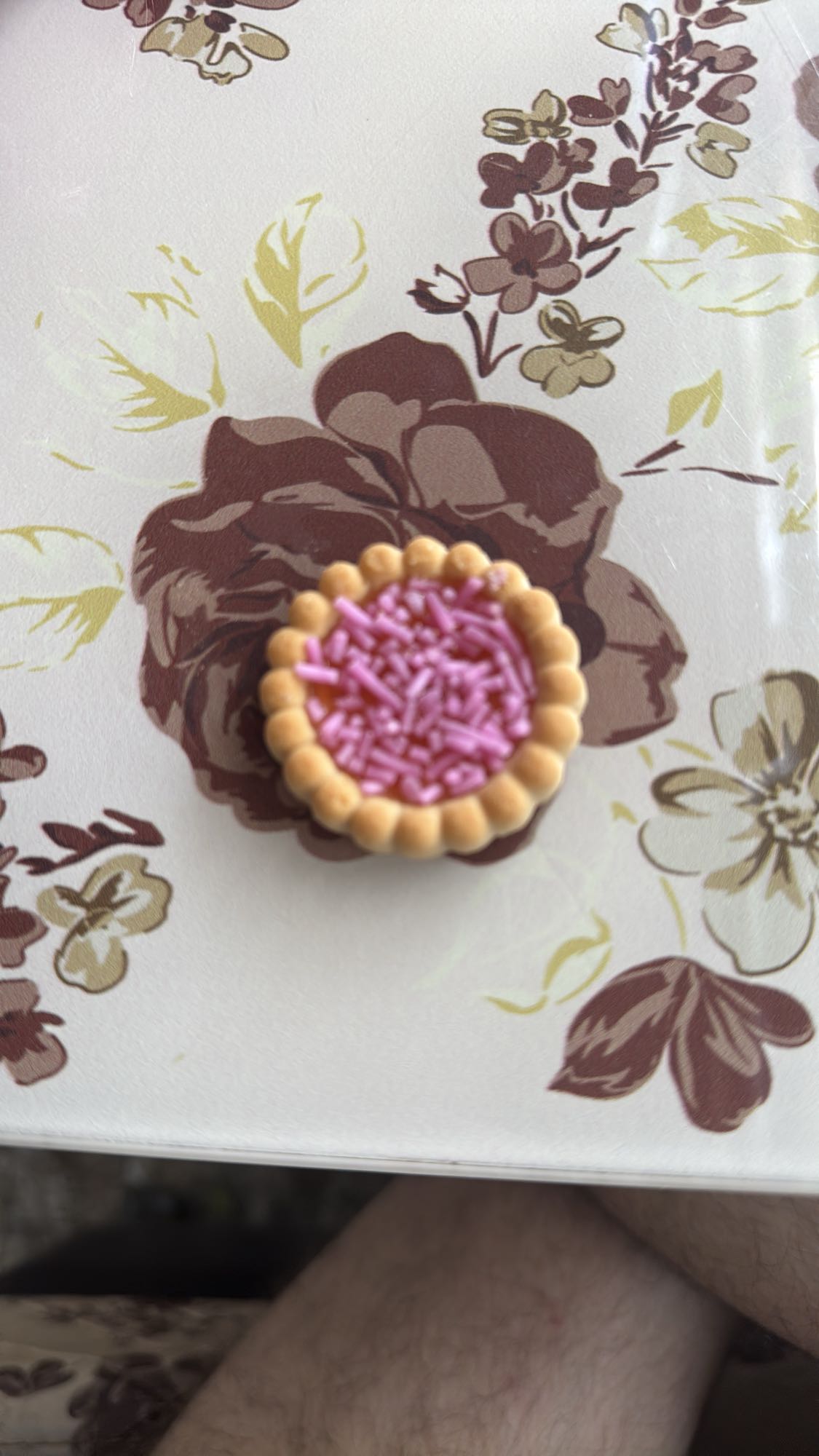 Pembe şekerli kurabiye