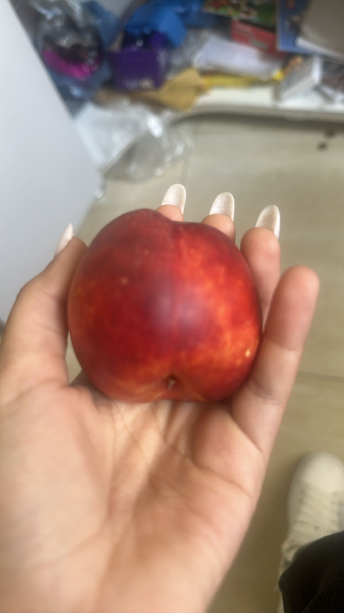 nectarină proaspătă