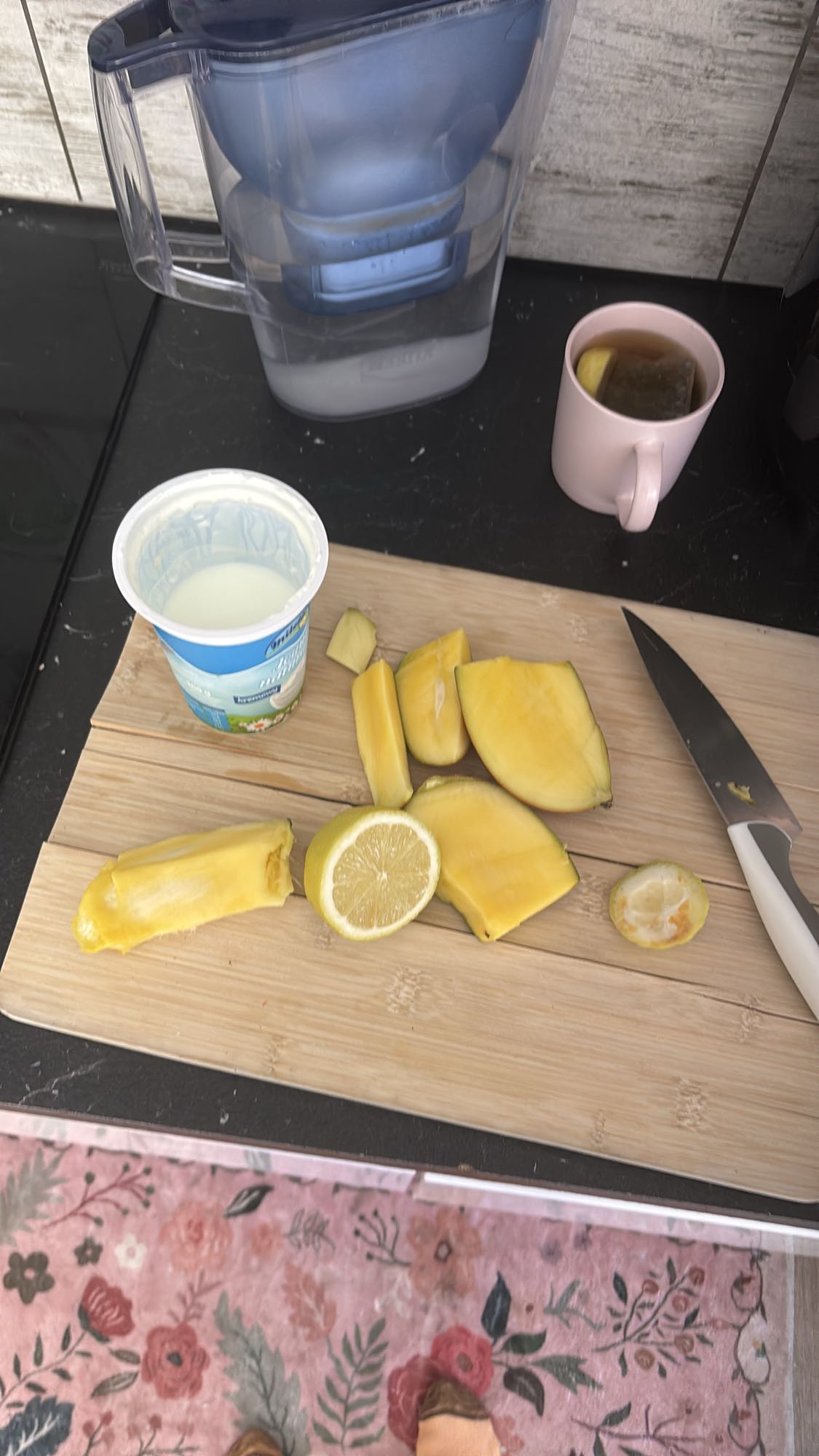 jogurt z mango i cytryną