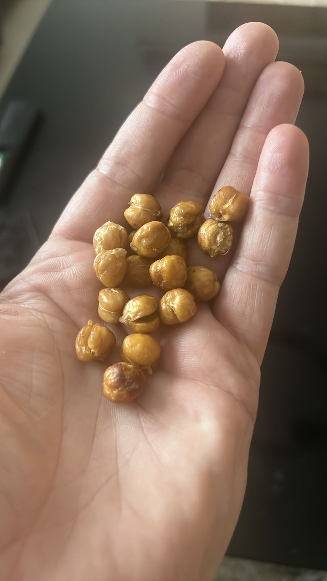 Năut prăjit mână