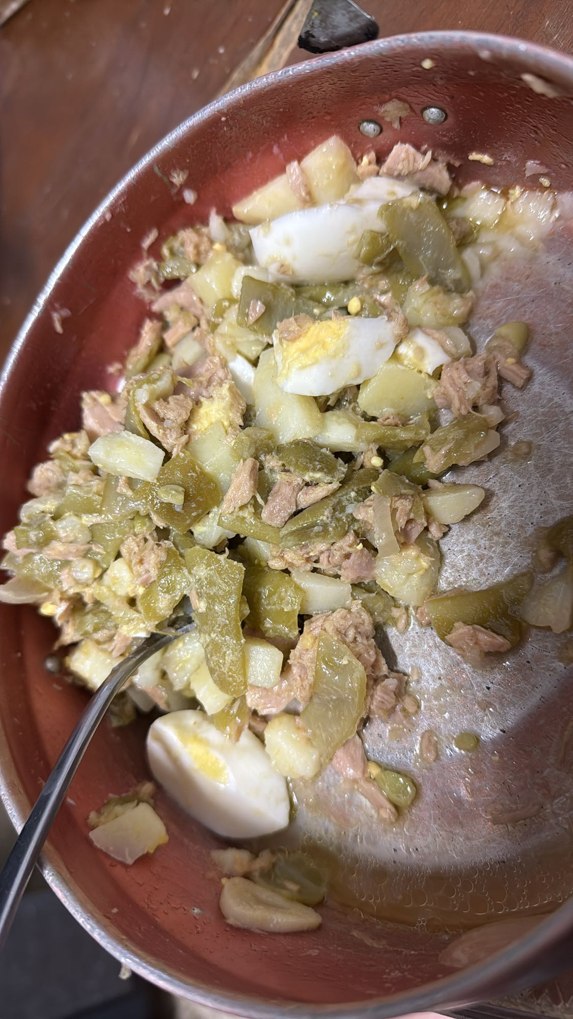 ensalada de atún y huevo