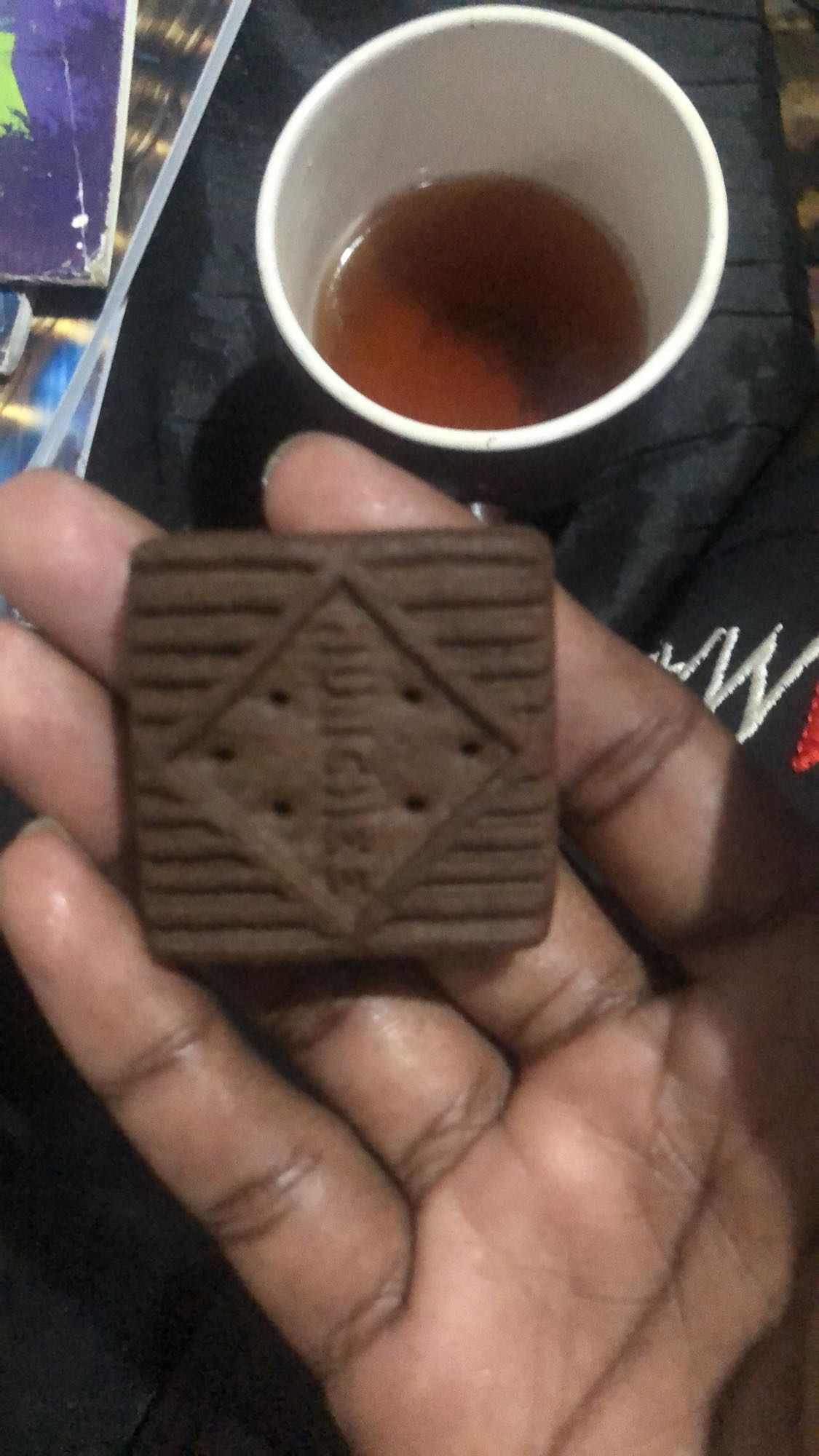 Chocolate biscuit with tea