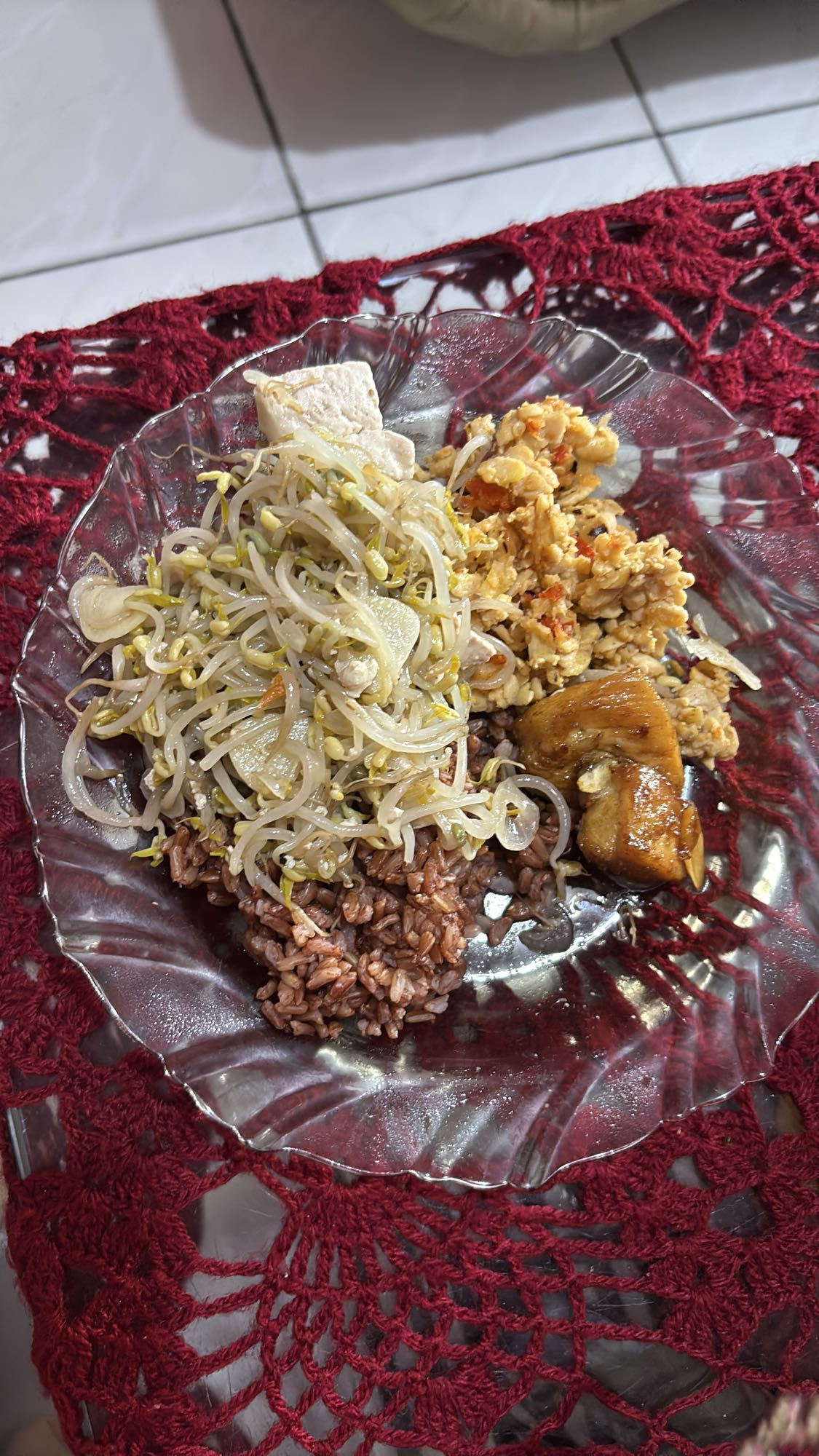 Nasi Merah, Tahu, Tempe, Tumis Tauge