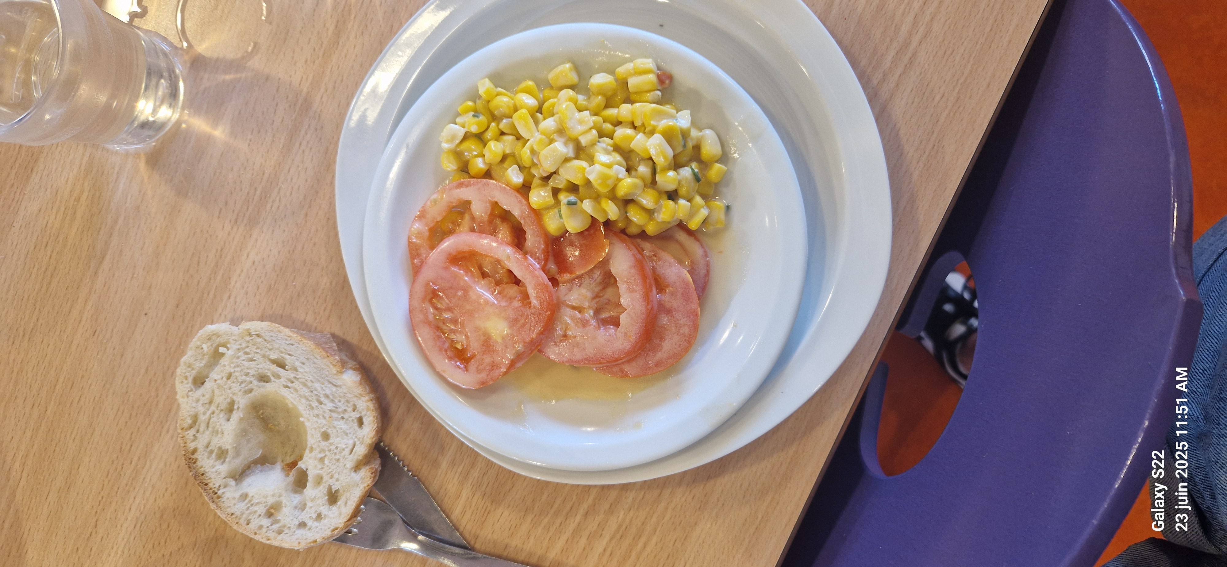 salade maïs tomate pain