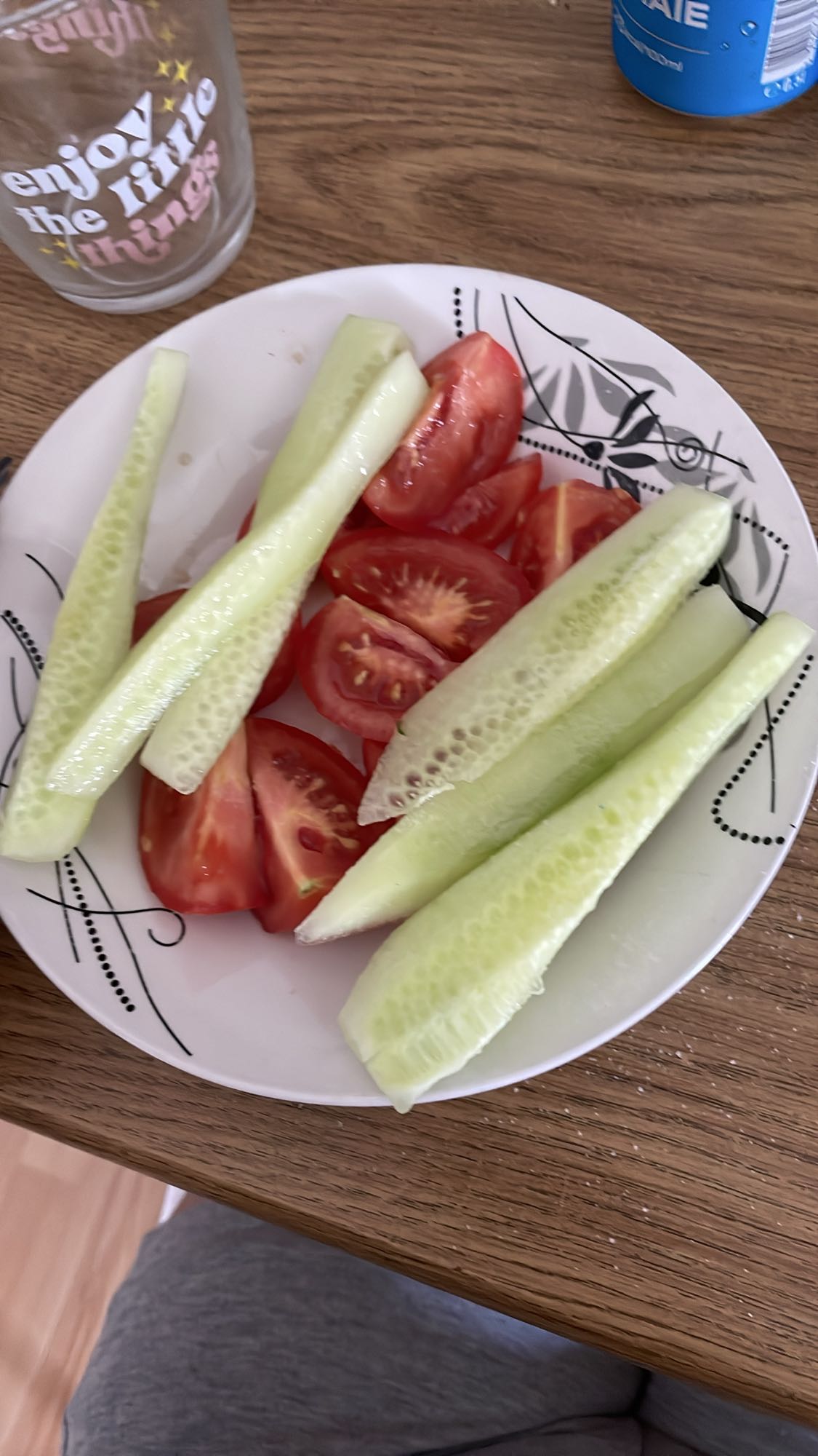 Salată de castraveți și roșii