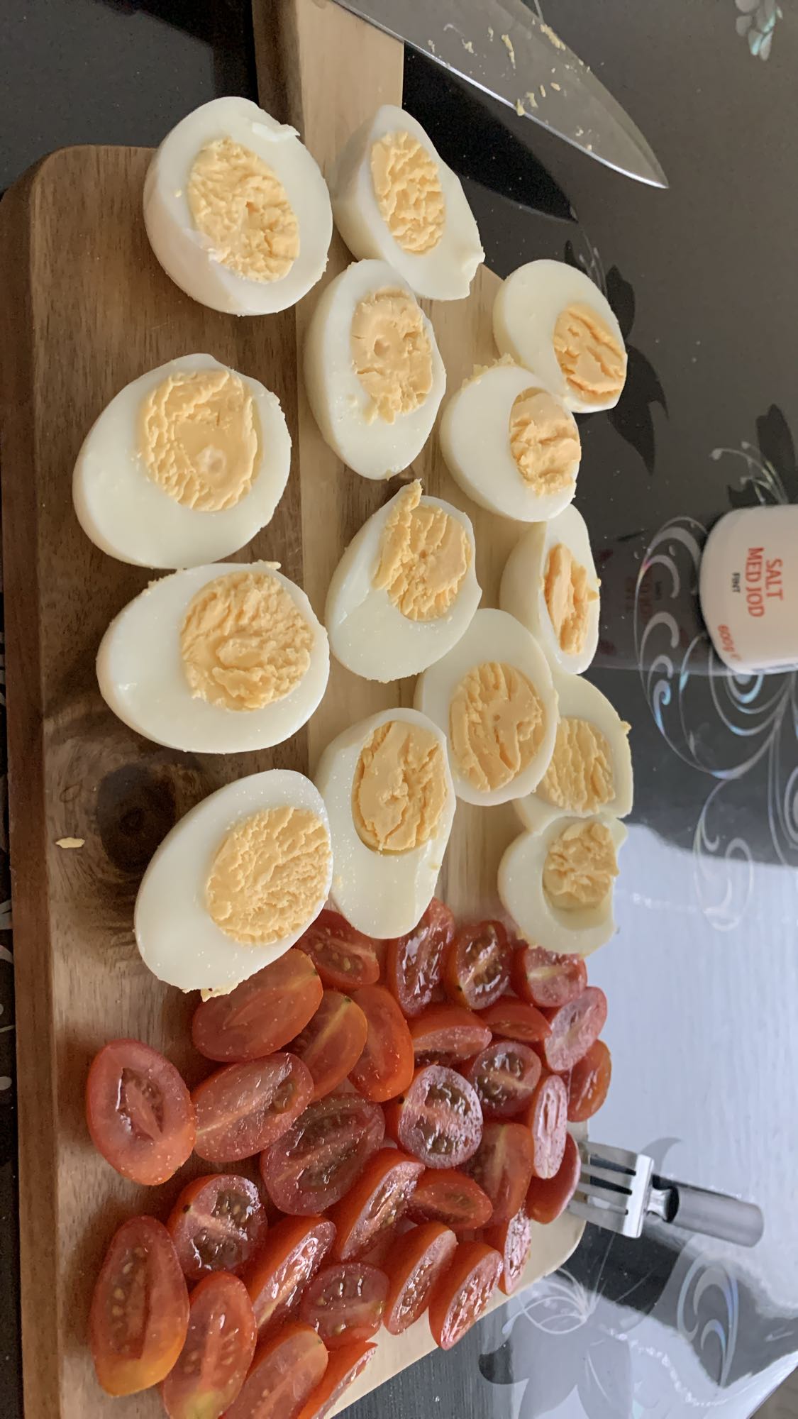 Ägg och tomatbricka