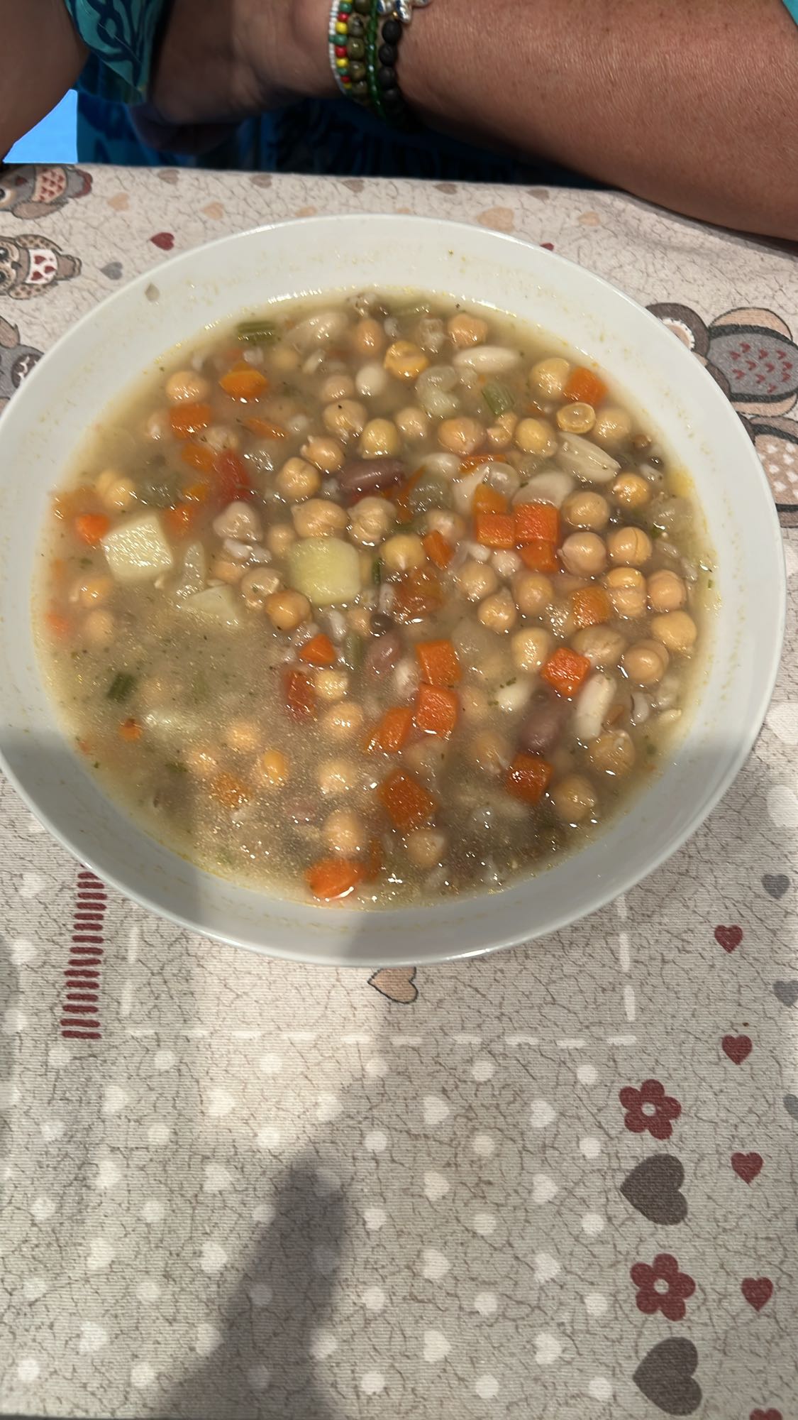 Supă de năut și legume