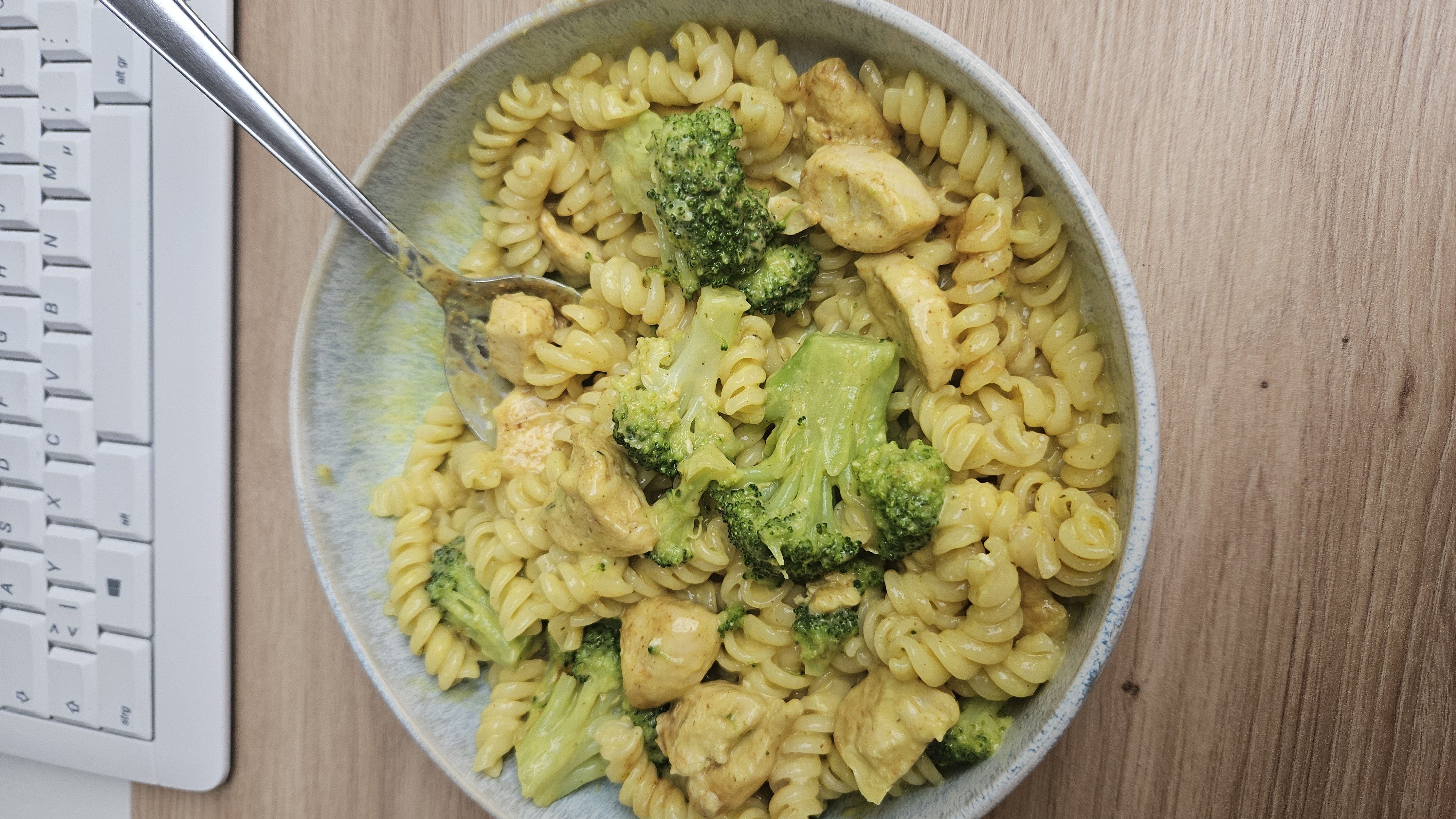 Hähnchen-Pasta mit Brokkoli
