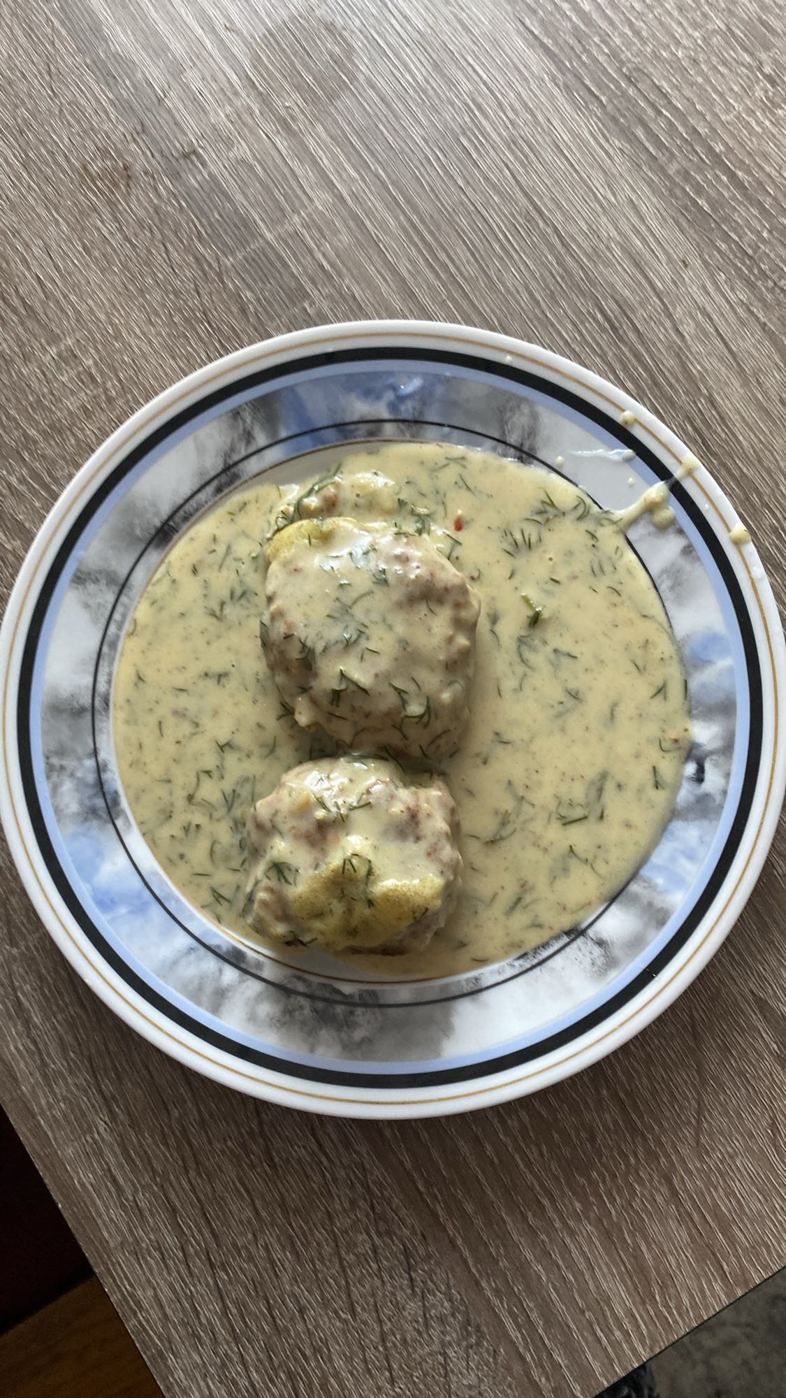 Chiftele cu sos de mărar