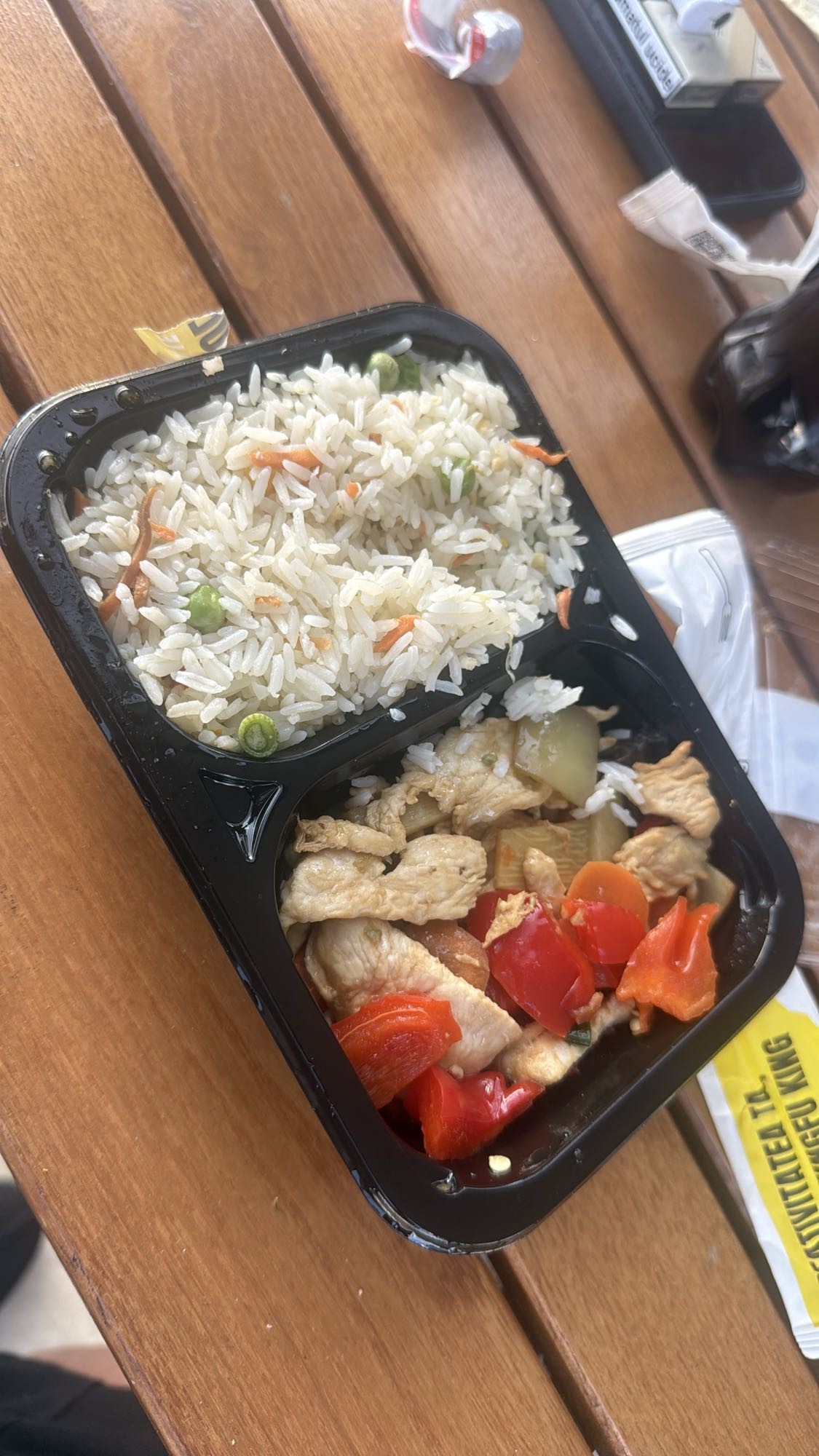 Kurczak z ryżem i warzywami