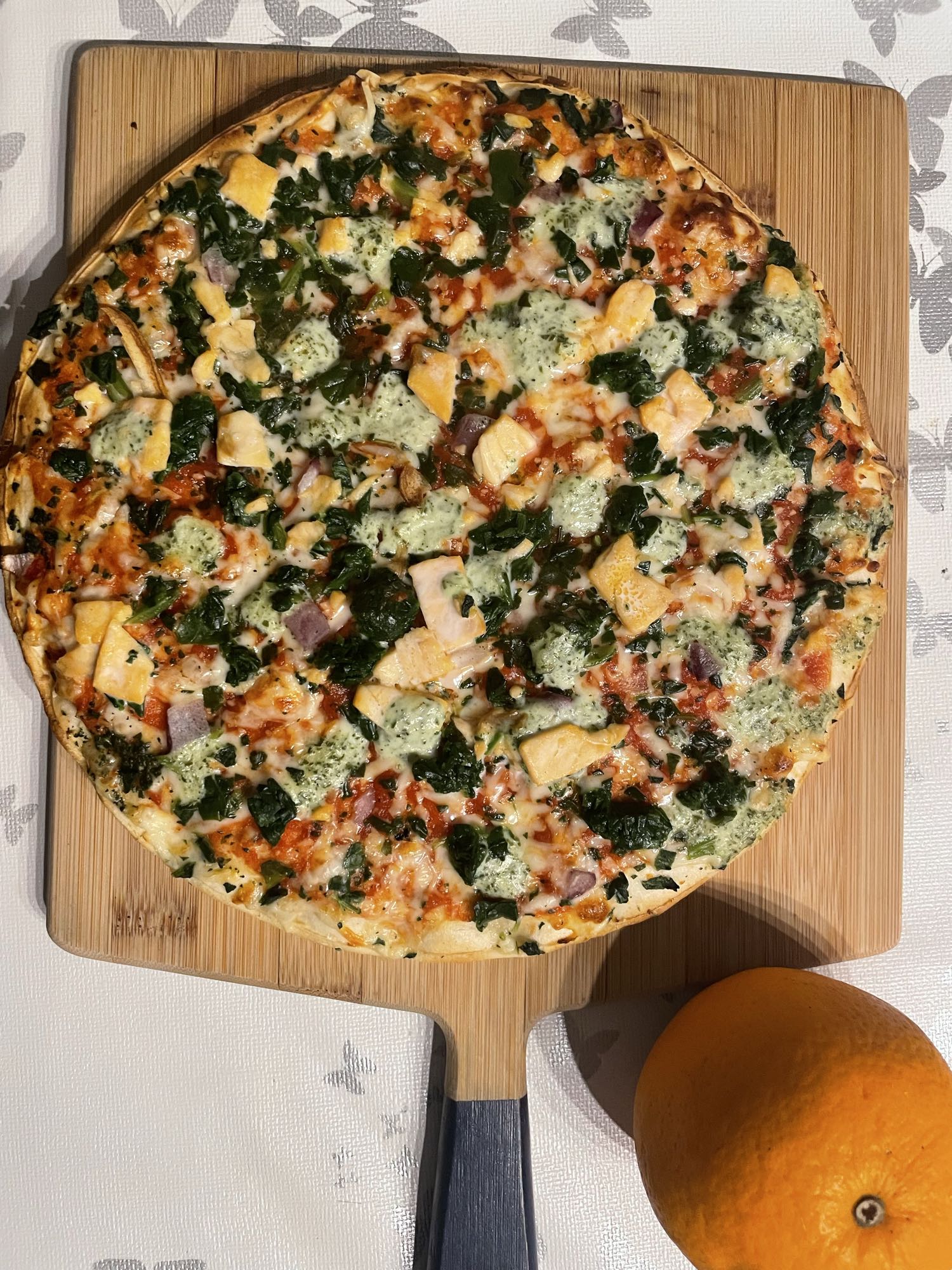 Pizza met kip en sinaasappel