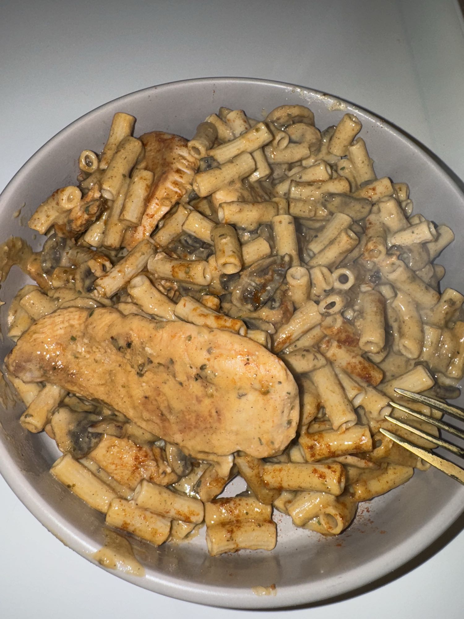 Cremige Hähnchen-Pasta mit Low-Carb-Nudeln