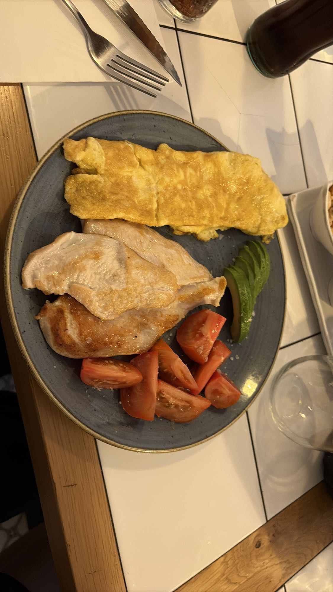 Plato de pollo y vegetales