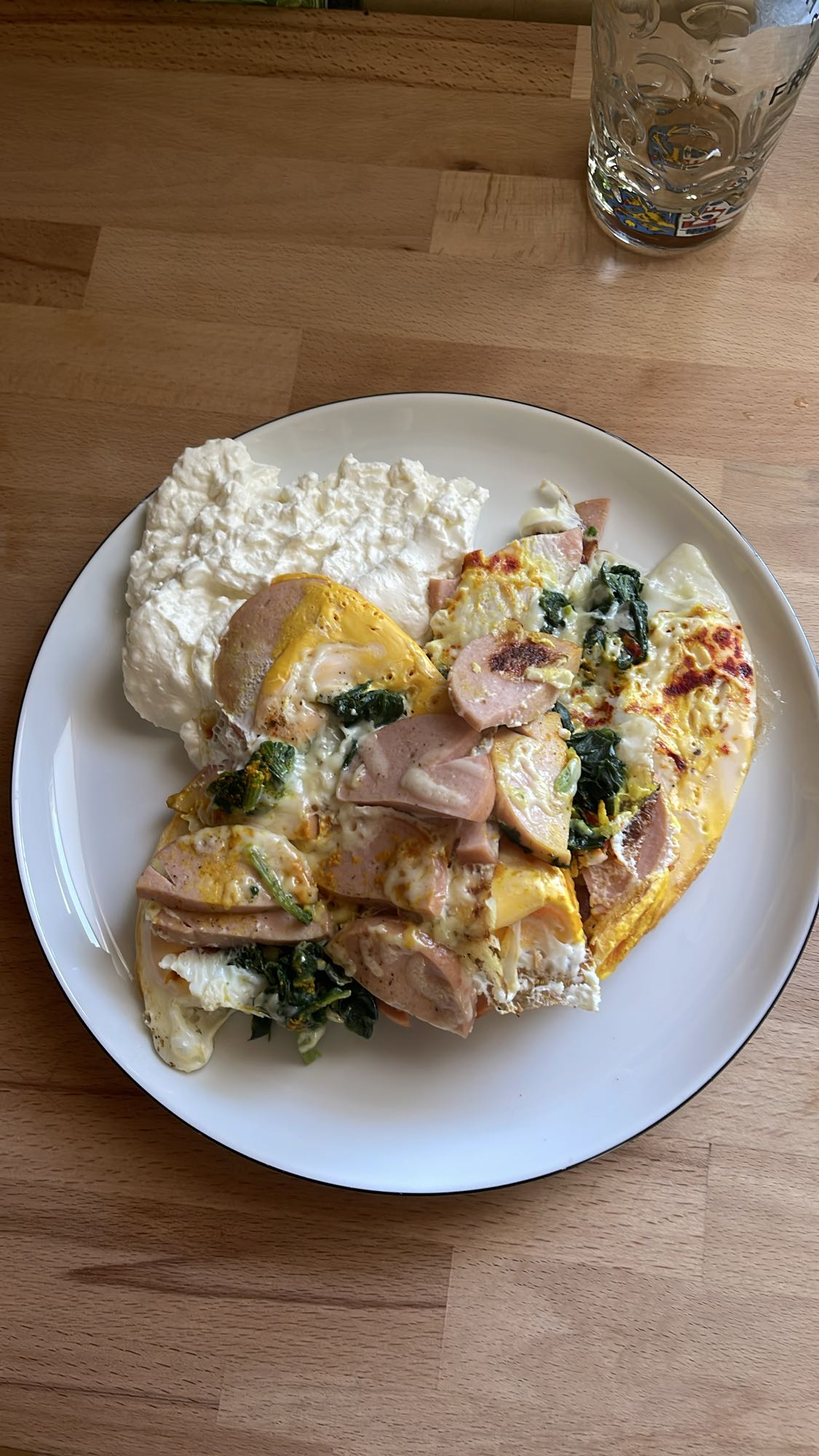 Omelett mit Wurst & Hüttenkäse