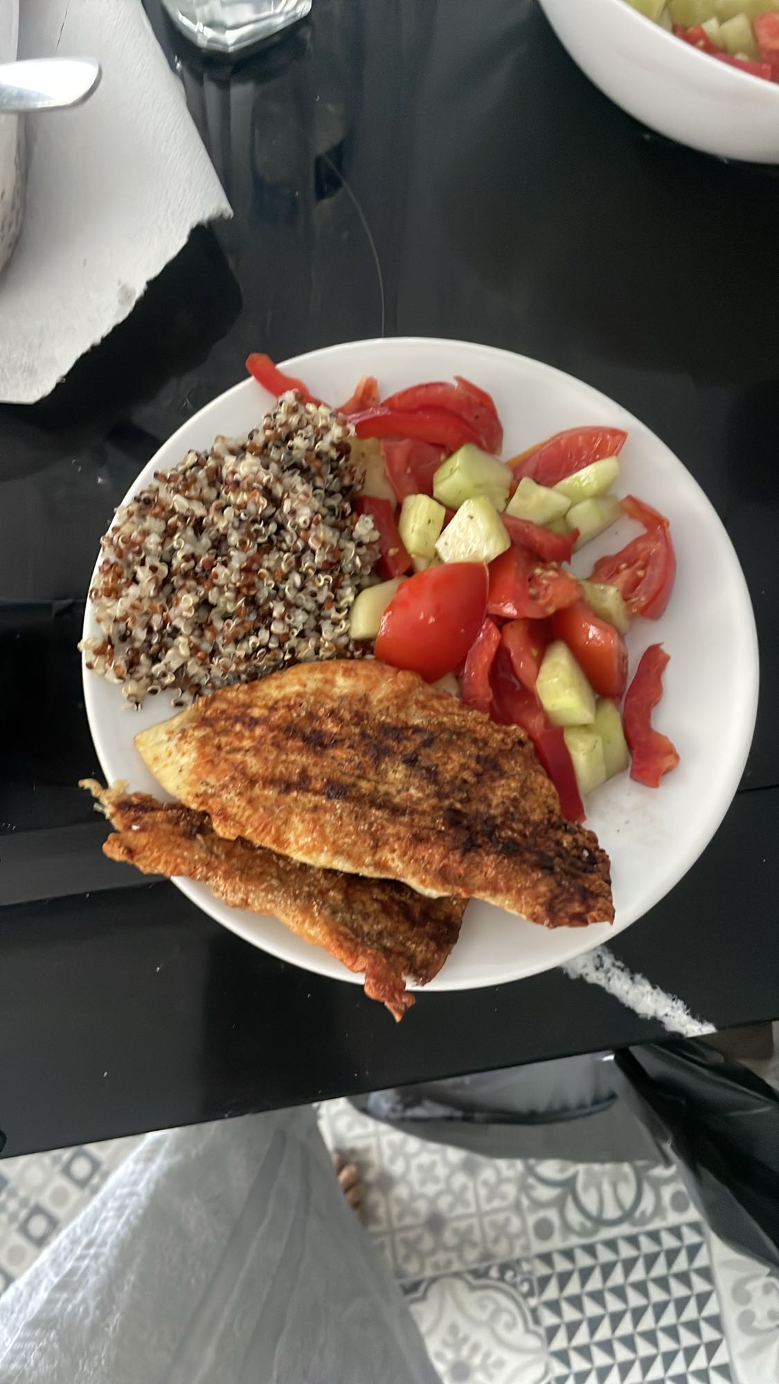 Poisson, quinoa et salade
