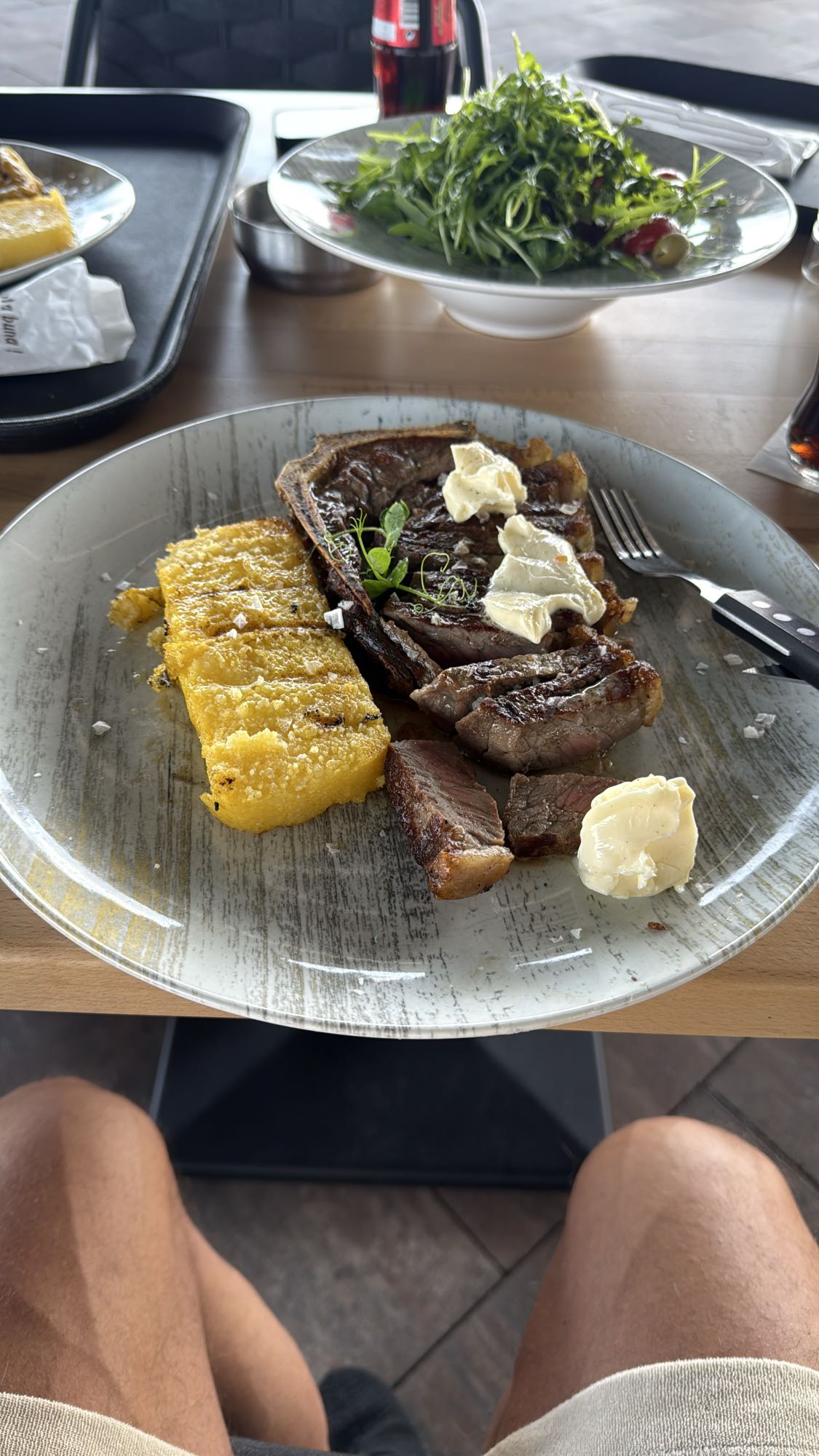 Stek z polentą i masłem