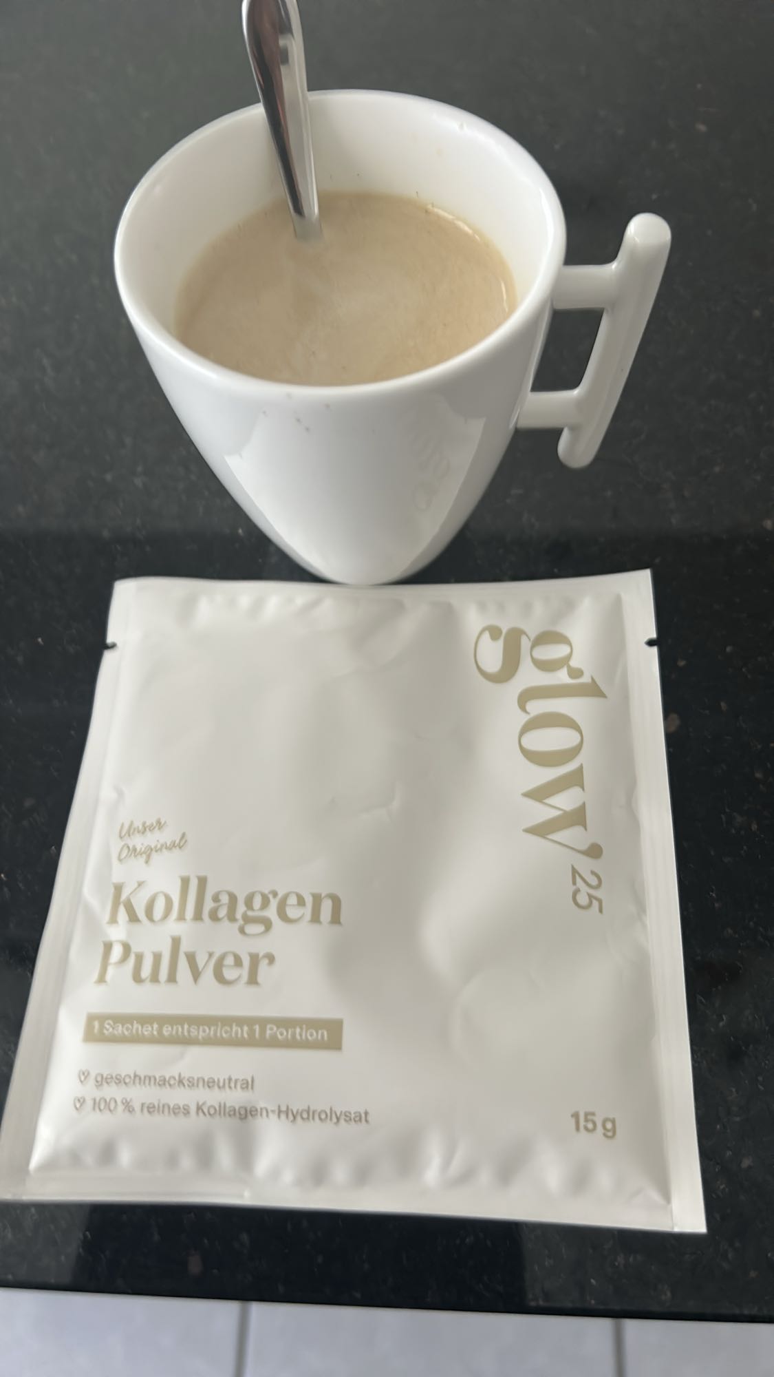 Kaffee mit Kollagenpulver