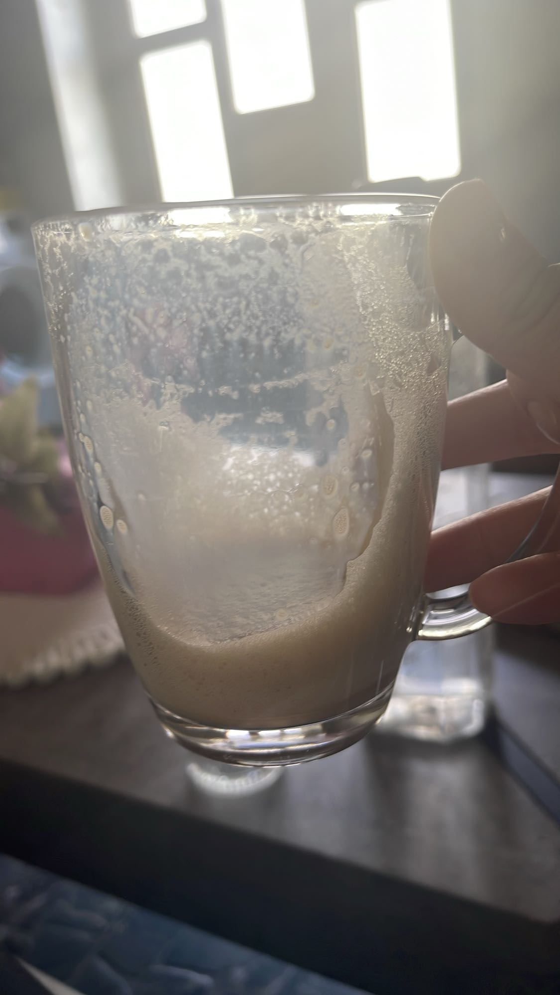 Ceașcă cu lapte spumat