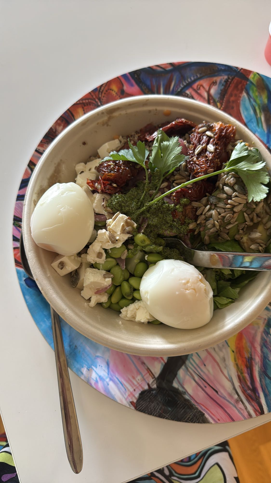 Grönsaksbowl med ägg