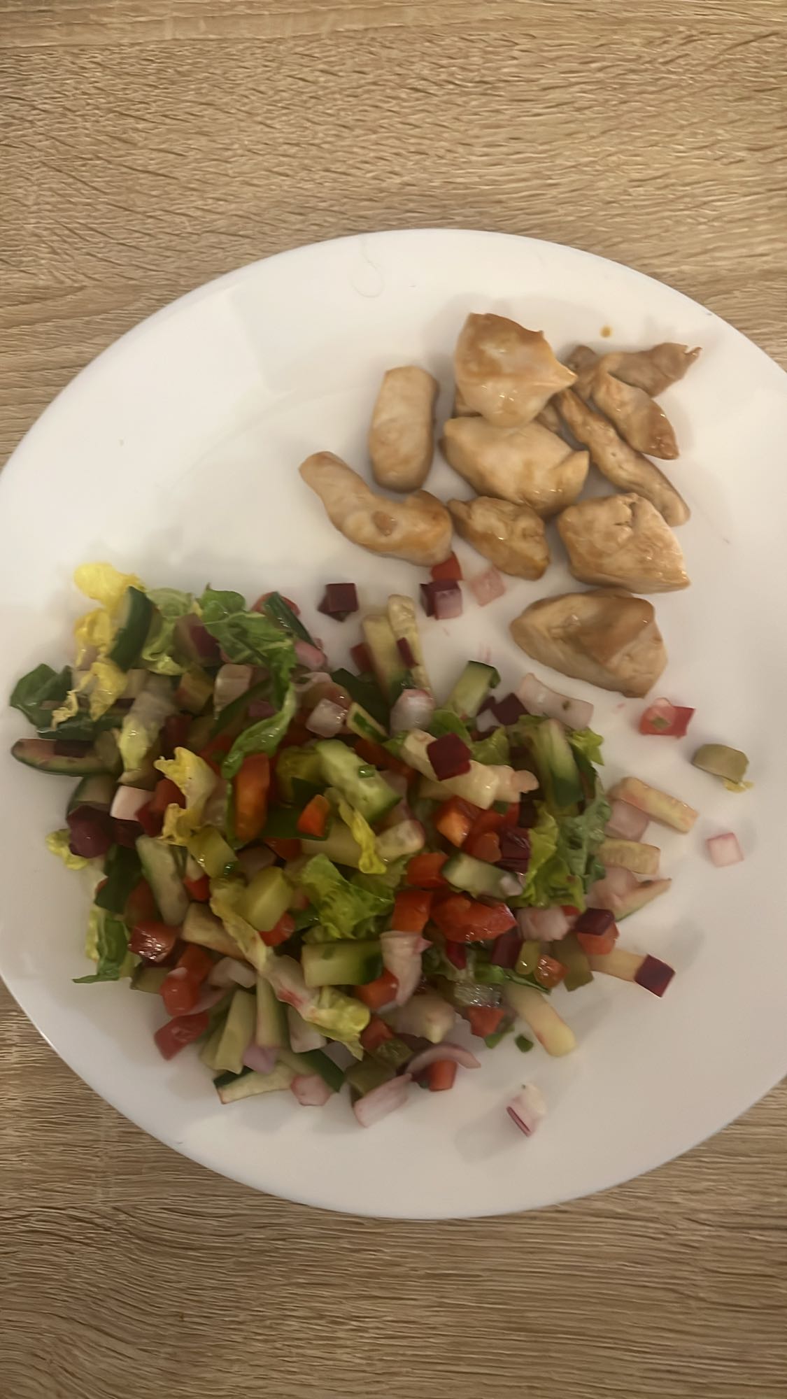 Poulet et salade fraîche