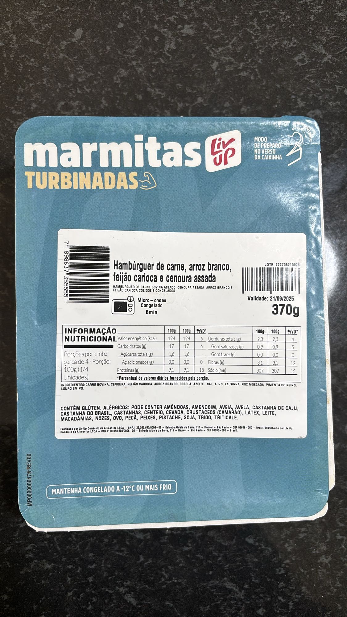 Hambúrguer, arroz, feijão, cenoura