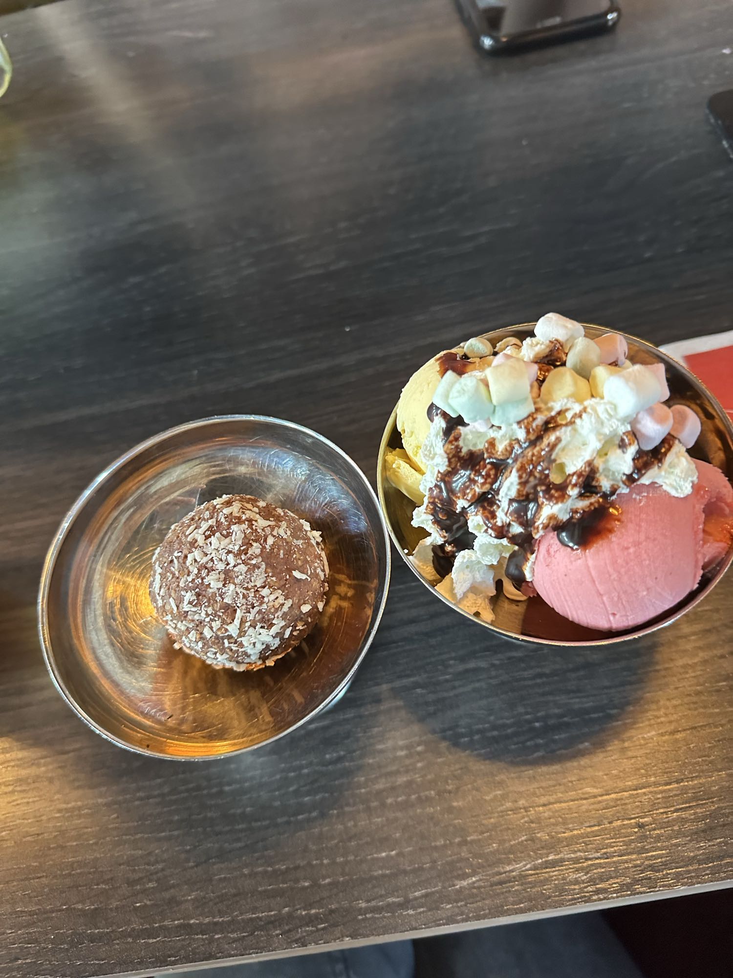 Glass och chokladboll