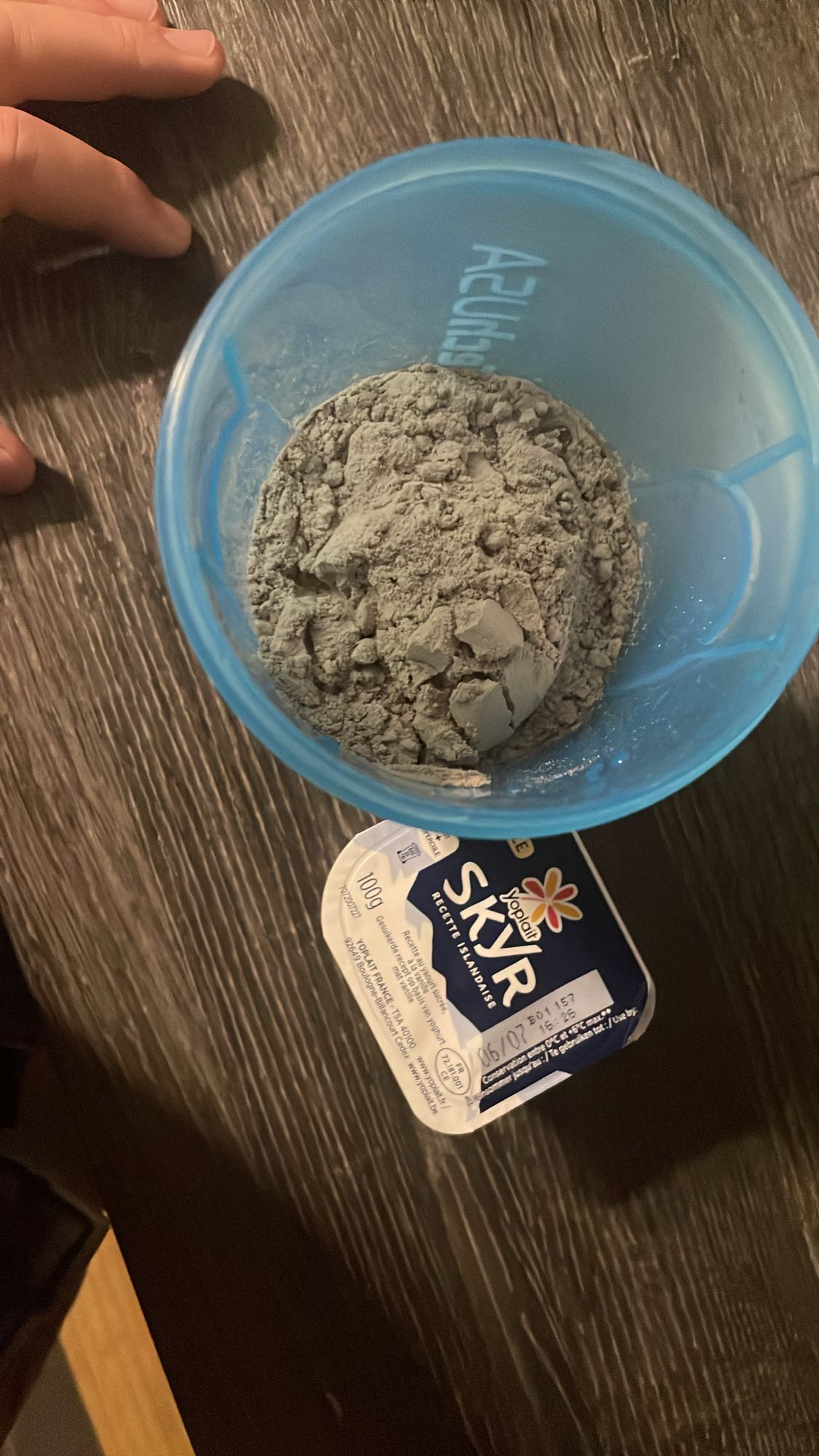 Skyr et protéine en poudre