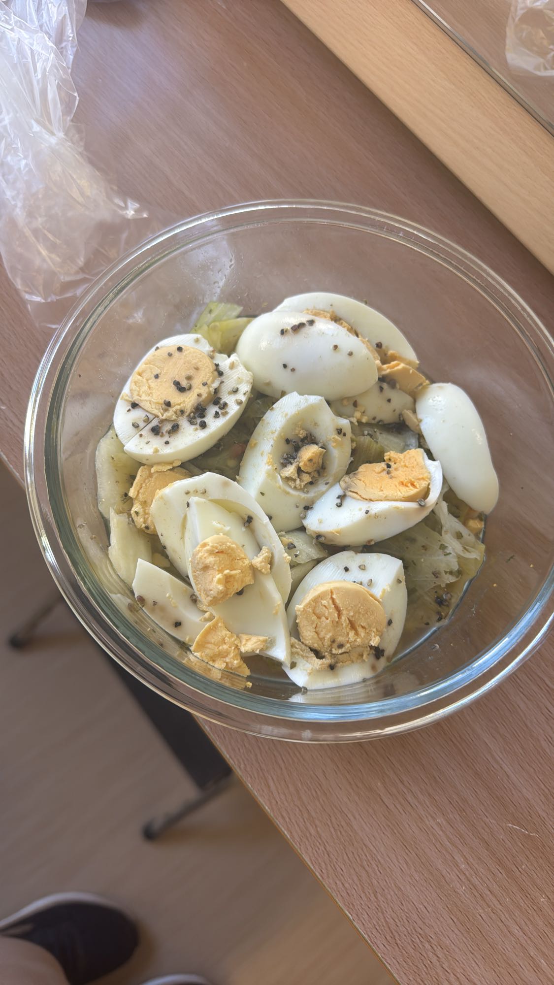 Yumurta ve lahana salatası