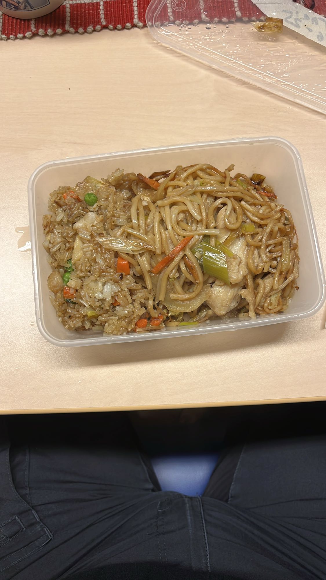 Stekt ris och nudlar