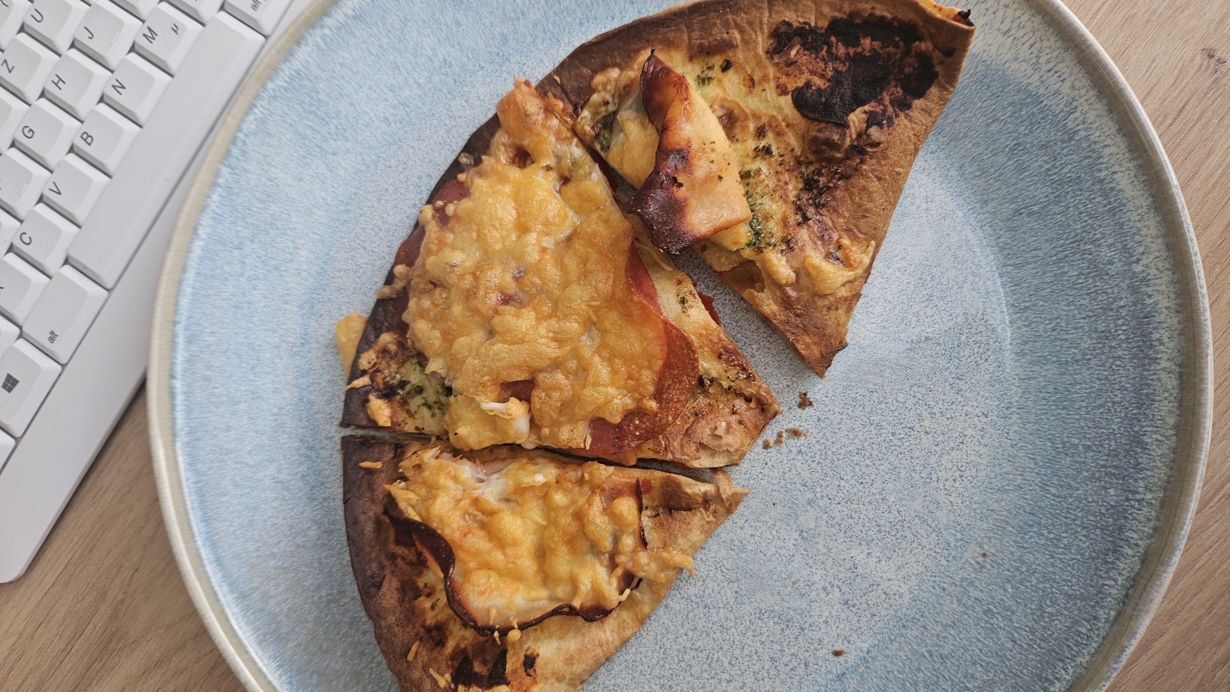 High Protein Wrap mit Hähnchenbrust, Geflügelsalami und Light Käse