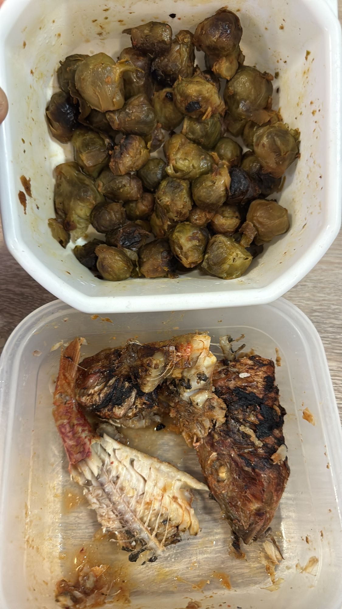 Poisson grillé et choux de Bruxelles