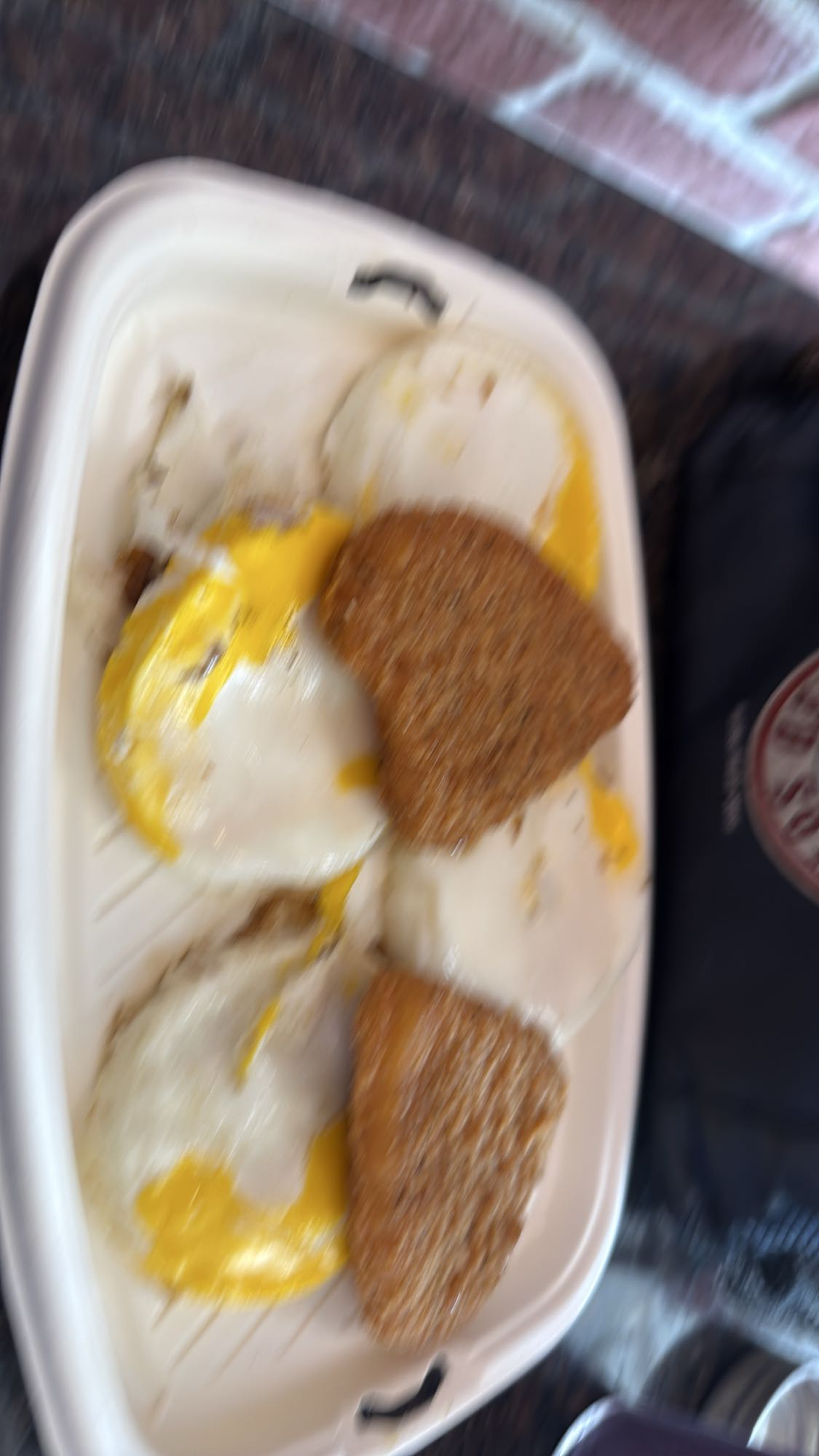 4 œufs et 2 poulet junior