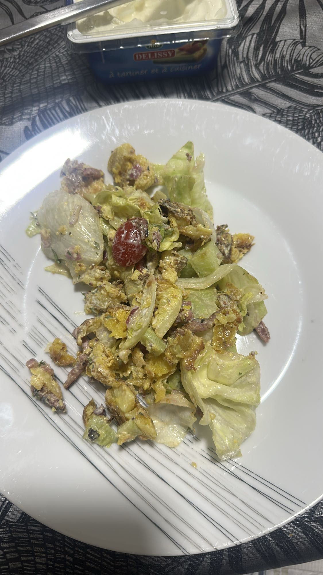 salade aux œufs et légumes