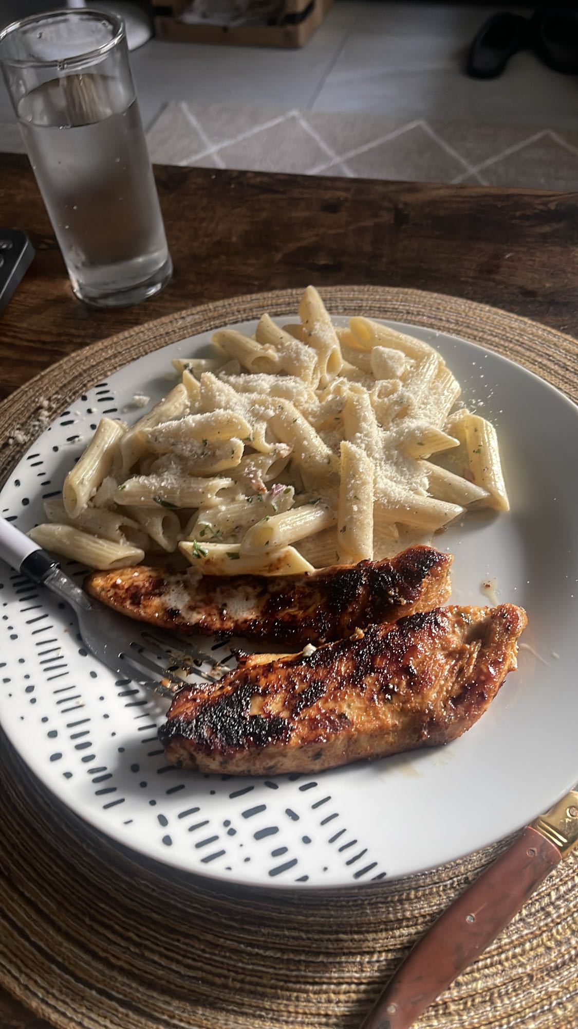 Pâtes au poulet grillé