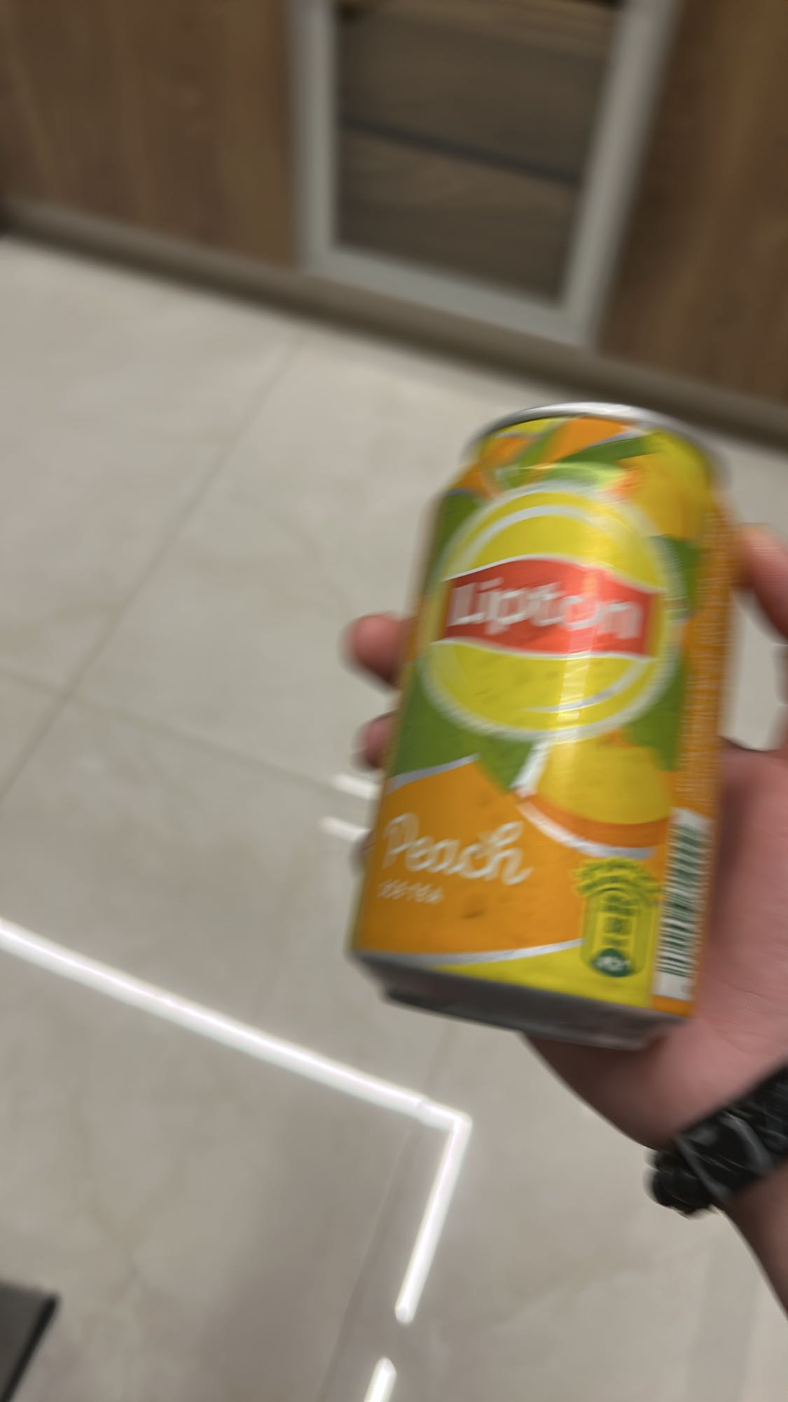 Lipton Peach Iced Tea Can