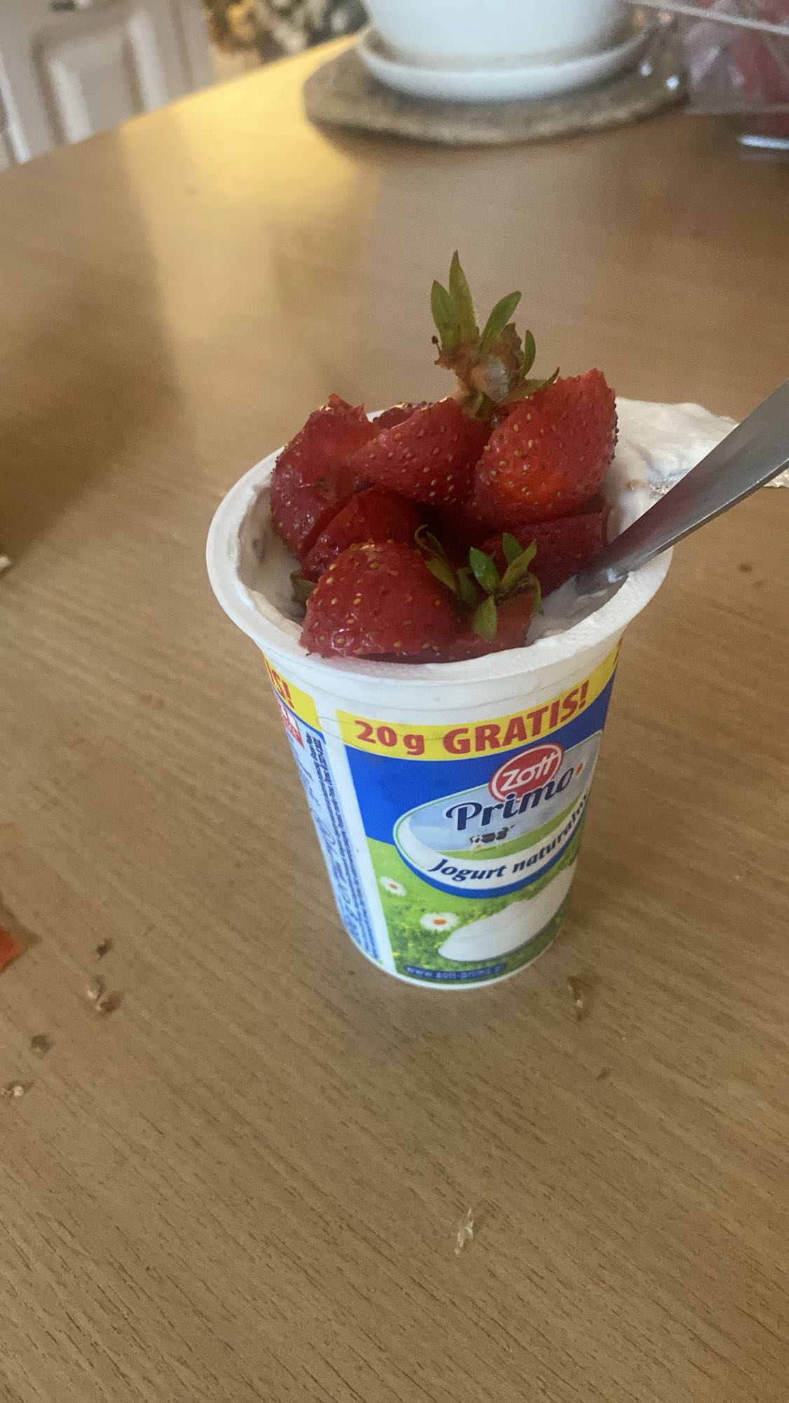 Jogurt z truskawkami