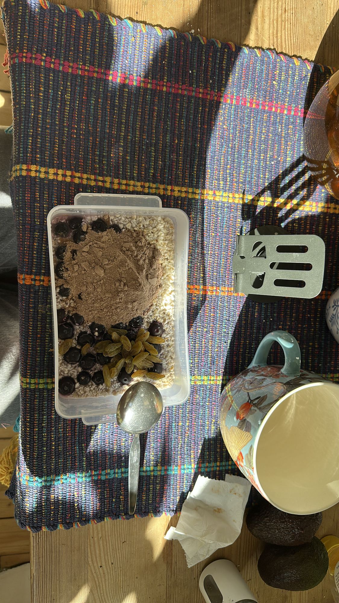 Havregrynsfrukost med bär