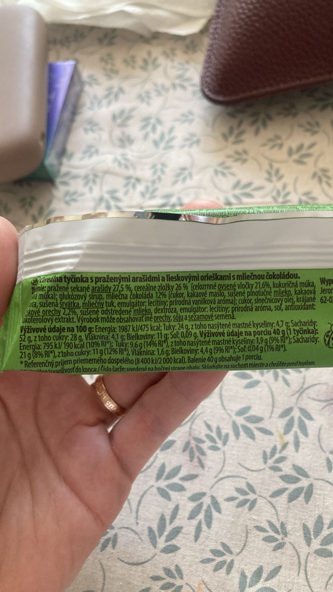 Nut cereal chocolate bar